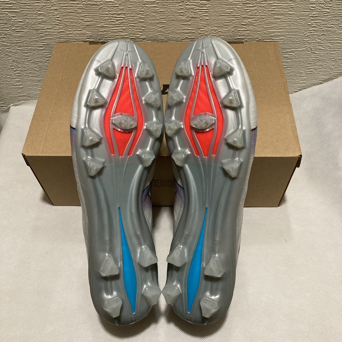 MIZUNO ALPHA ELITE P1GA2362 09 White Ignition Red Blue Men Soccer Cleats Shoes