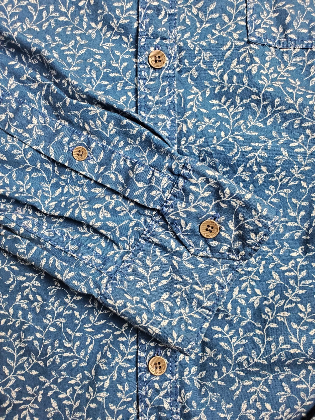 Calvin Klein Jeans Men’s Large Blue Floral Print Button Front Shirt 100% Cotton