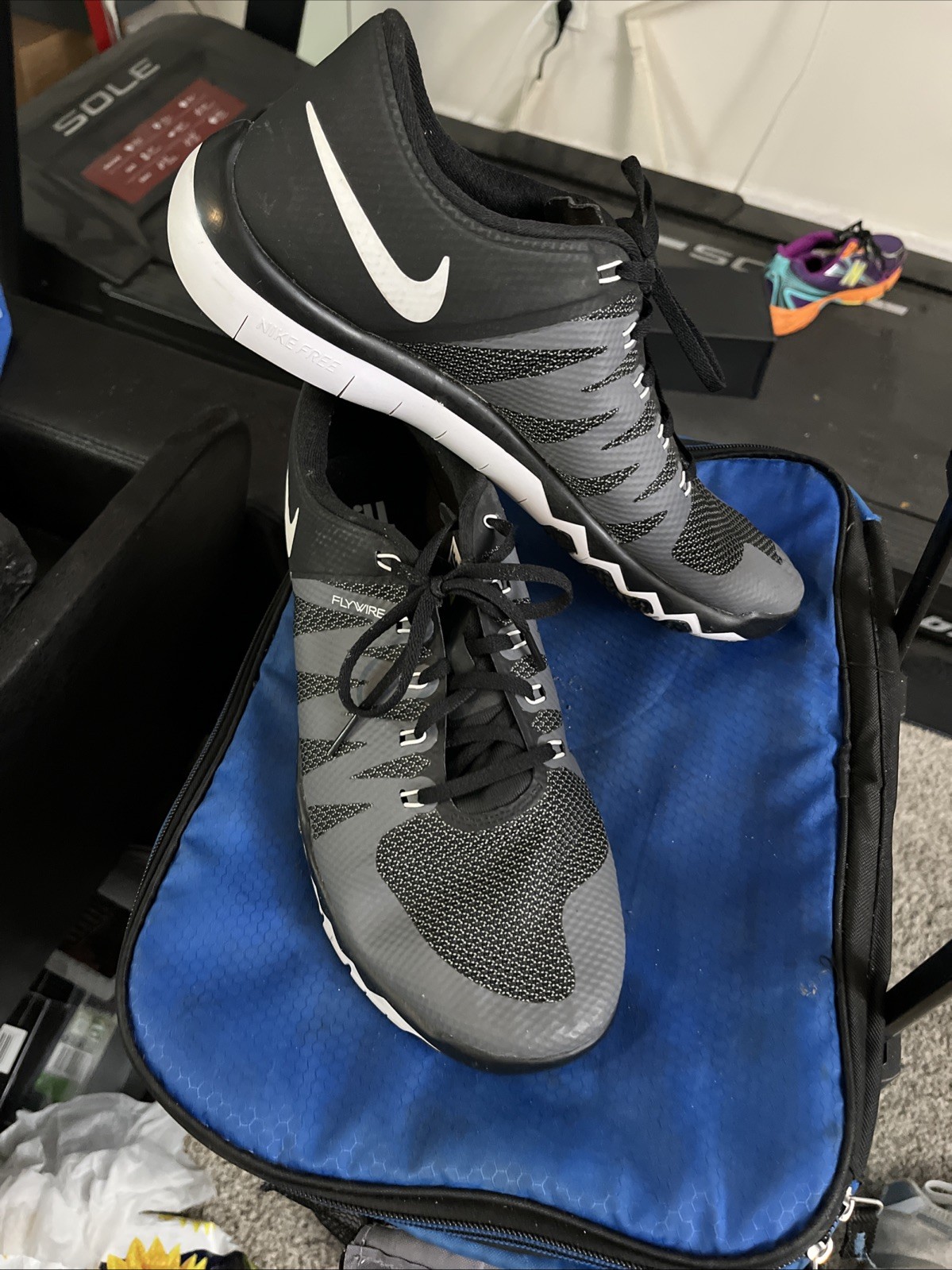 Size 11 – Nike Free Trainer 5.0 V6 Black Grey