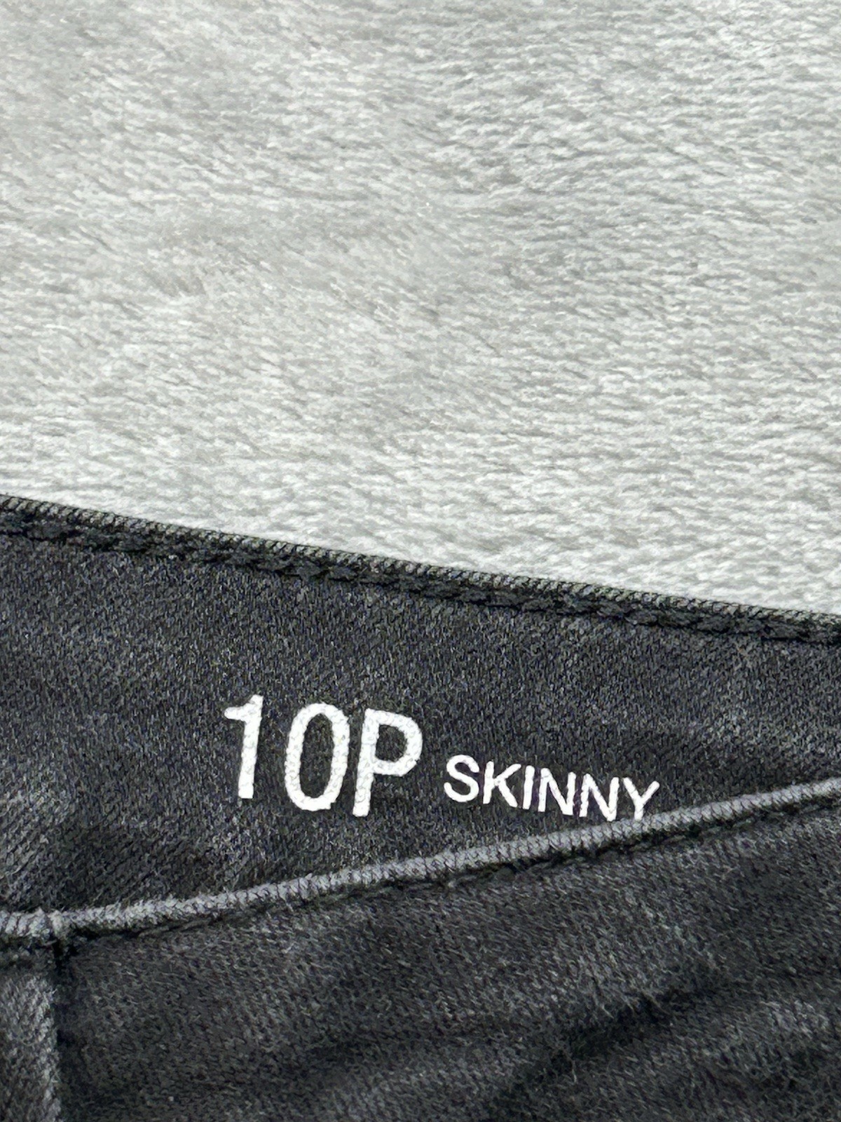 a.n.a. Petites Jeans Womens Sz 10P Black Skinny Stretch Denim Whiskered Faded