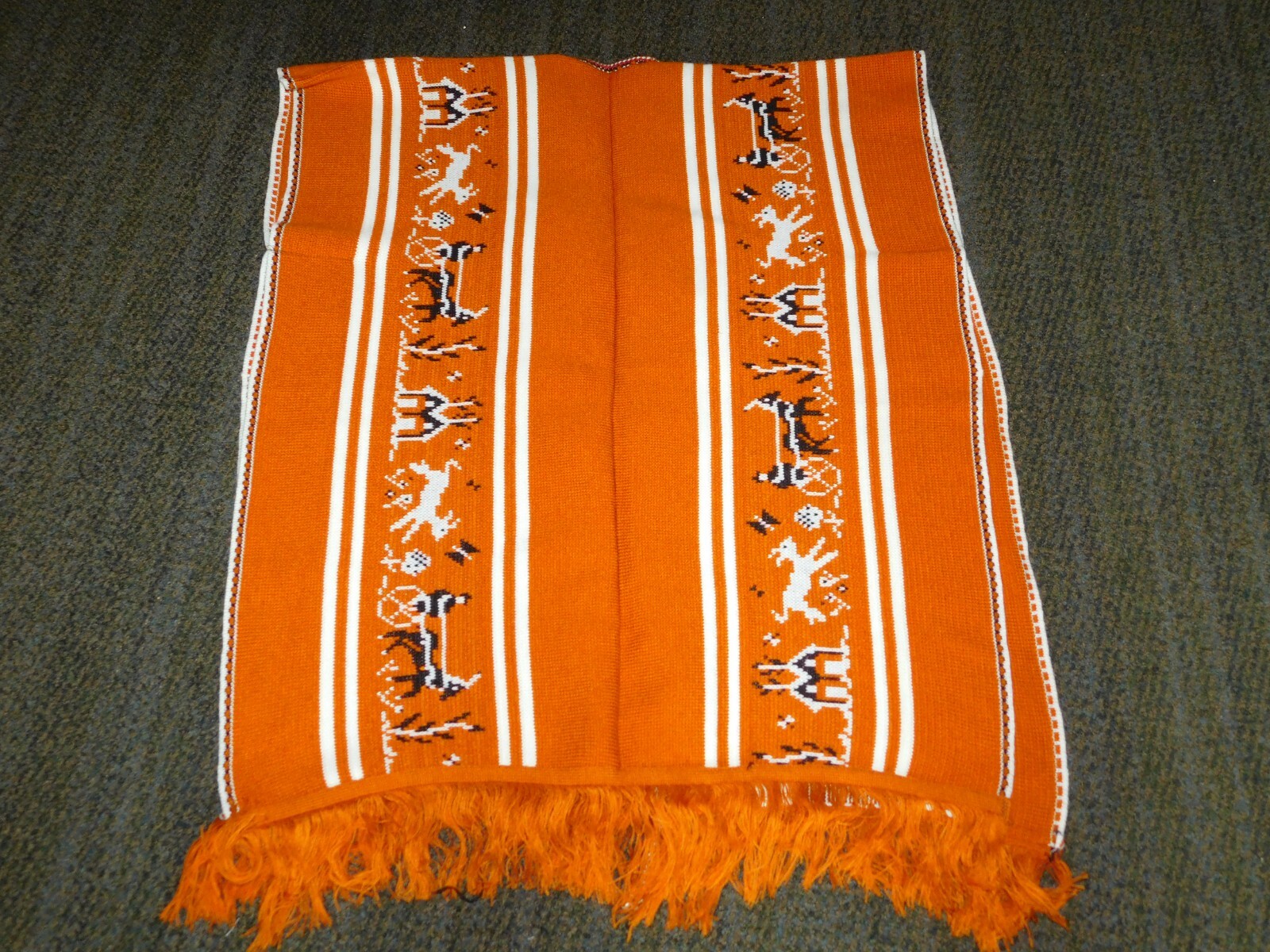 VINTAGE HORSE & BUGGY MID THIGH LENGTH OPEN FRONT PONCHO W/FRONT TIE