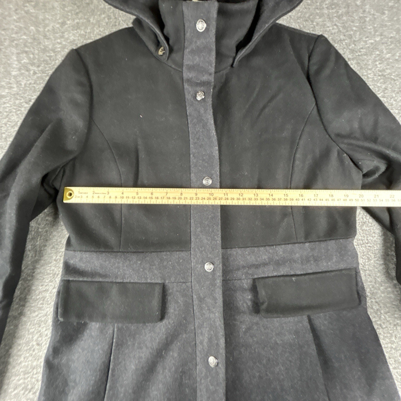 Guess Pea Coat Womens Sz XL Wool Blend Colorblock Gray/Black Snap Buttons Zip Up