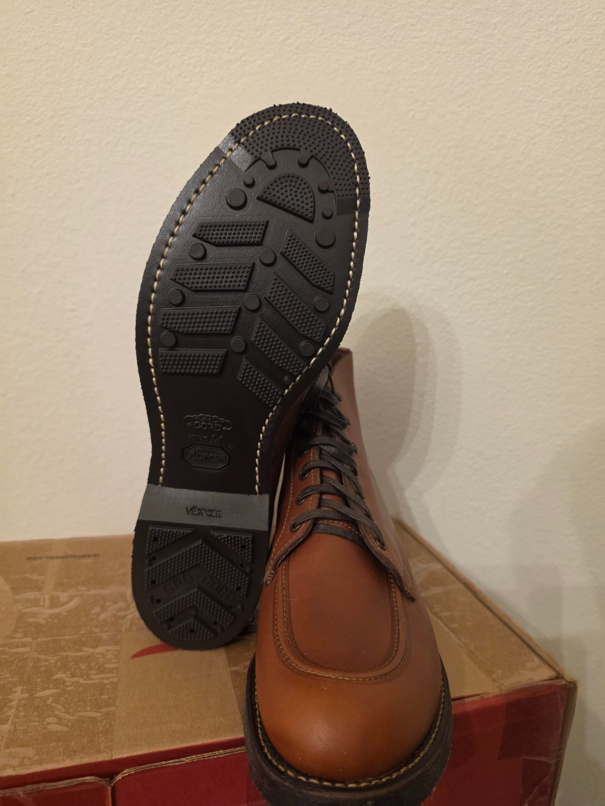 Red Wing 8076 Heritage Japanese Exclusive “Outing Boot” Vibram Iron Ranger 10D