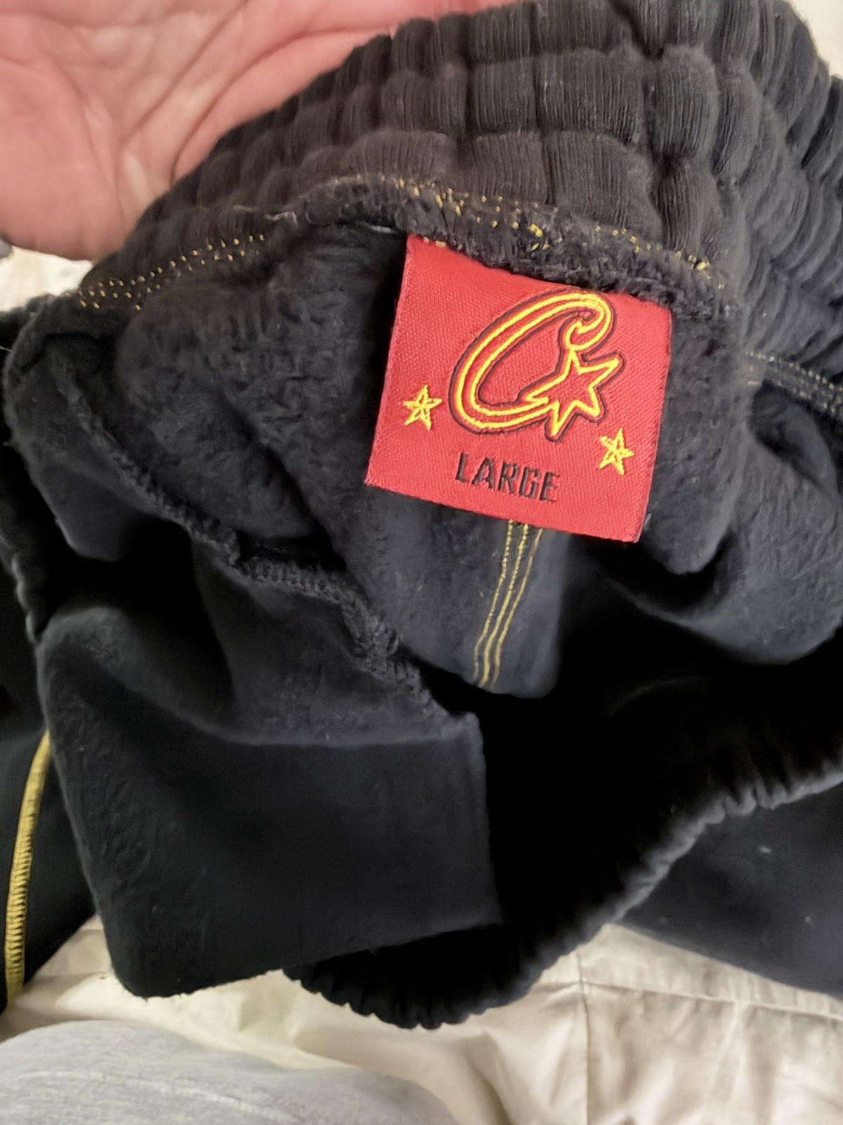 Corteiz Alcatraz Contrast Black Yellow stitching Sweatpants Size Medium Men’s.