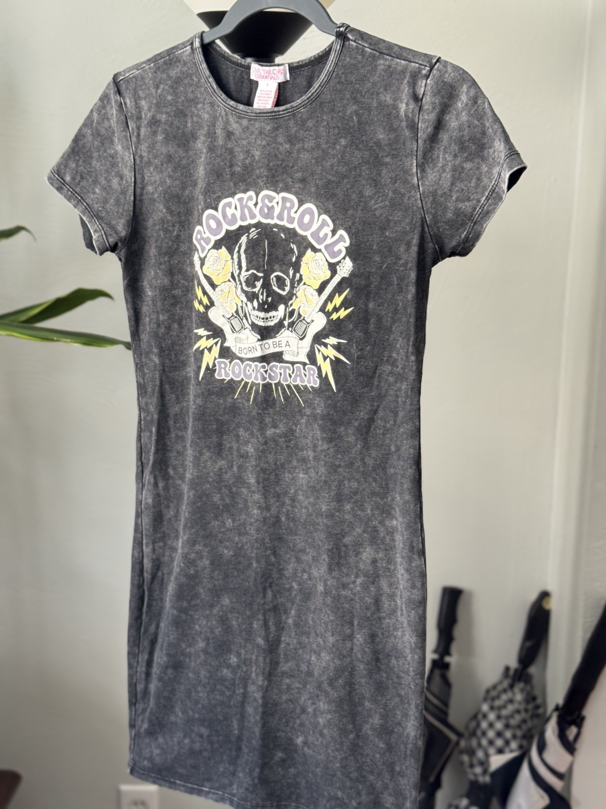Love Theory Essentials Rock & Roll Small Long Shirt