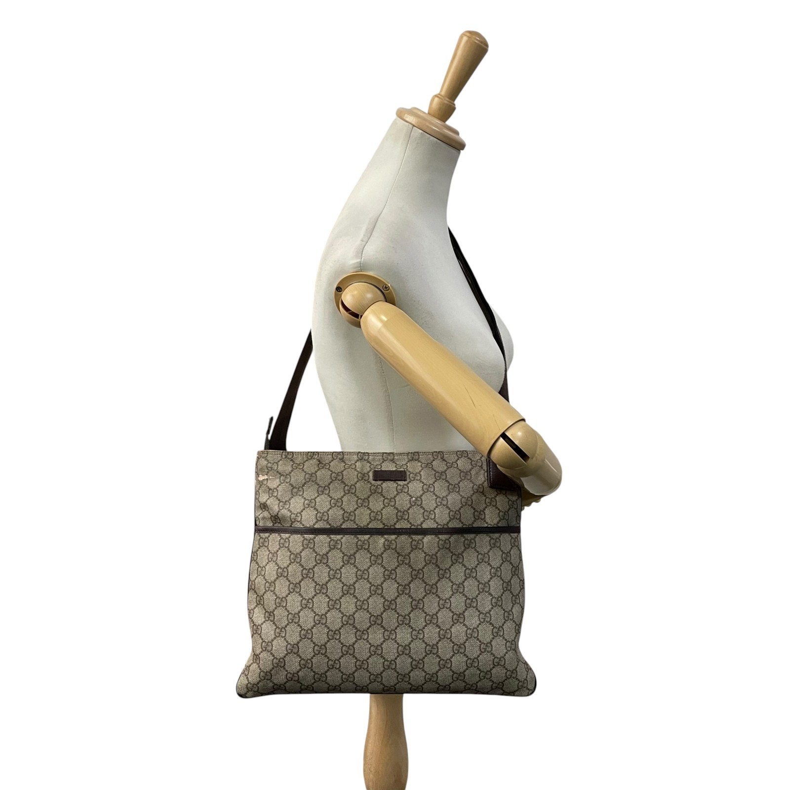 Authentic GUCCI GG Supreme Shoulder Bag PVC Leather Beige Brown Classic Men