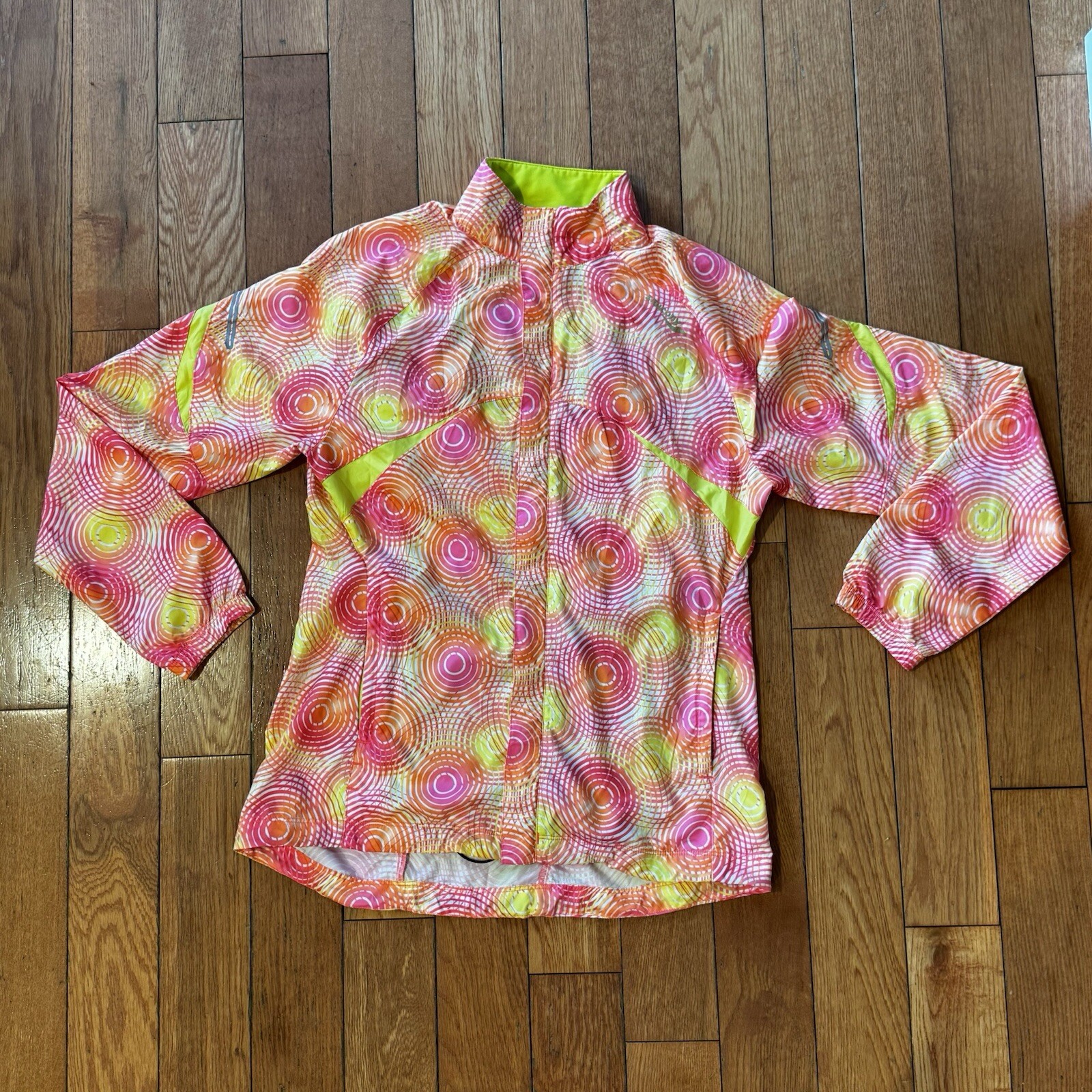 Saucony neon bright pink orange spring vented running jacket with pockets Sz S