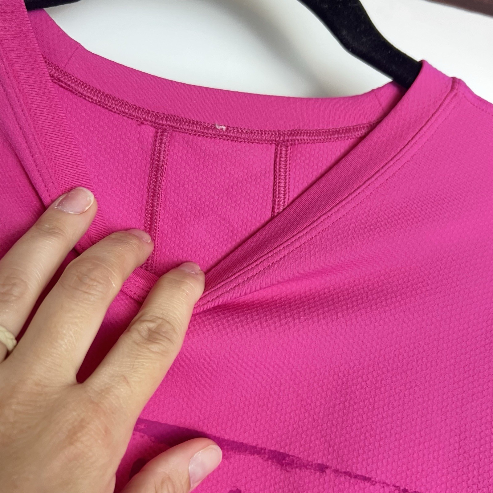 Lululemon Abrasion-Resistant Training T-Shirt Ed Curtis Sonic Pink Size 6?