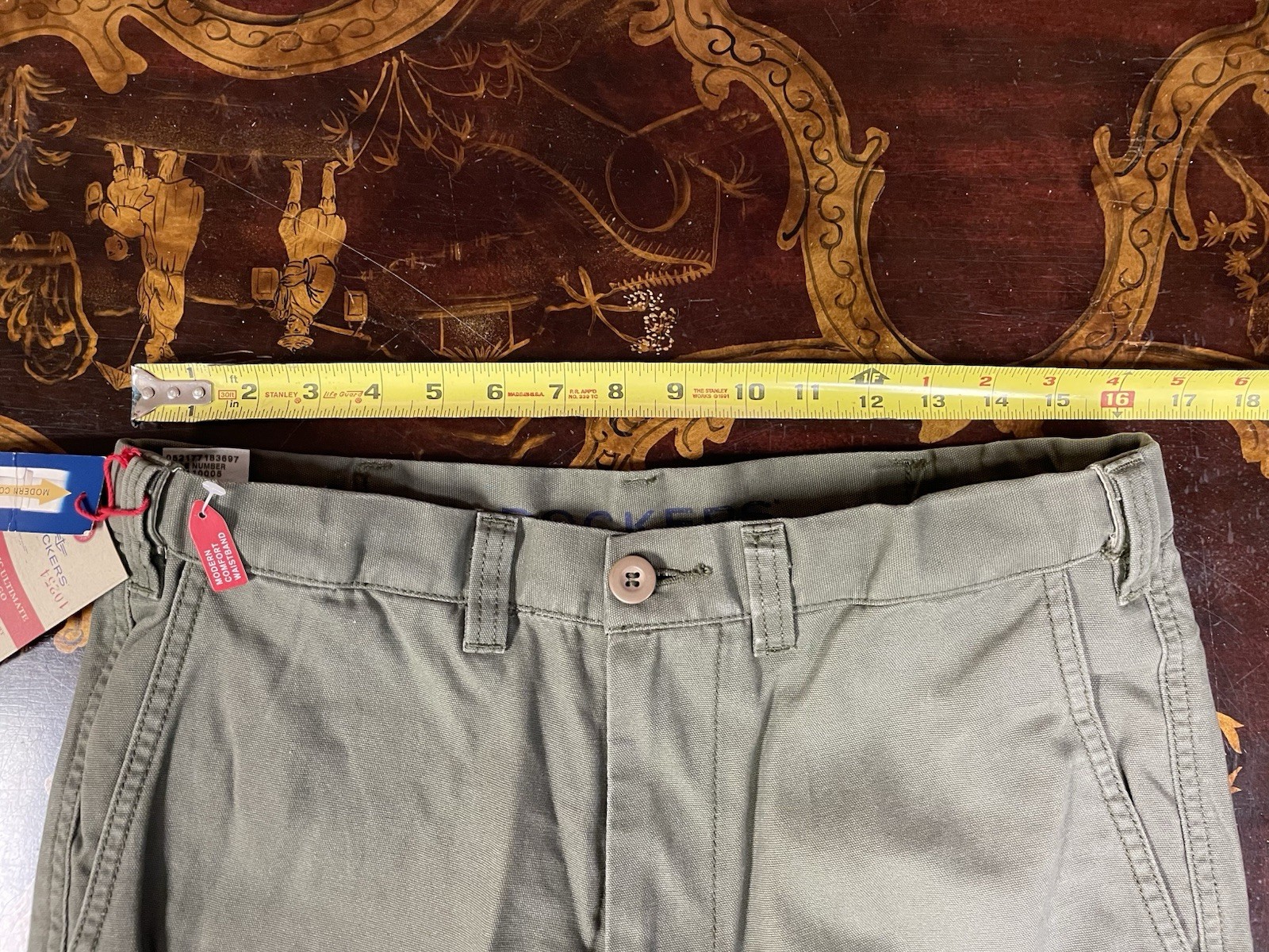 NWT Dockers Mens Green Iconic Ultimate Cargo Pant Comfort Waistband W 33 L 32
