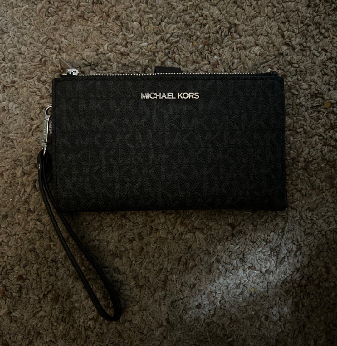 Michael Kors Black Wristlet Wallet Used Great Condition No Marks
