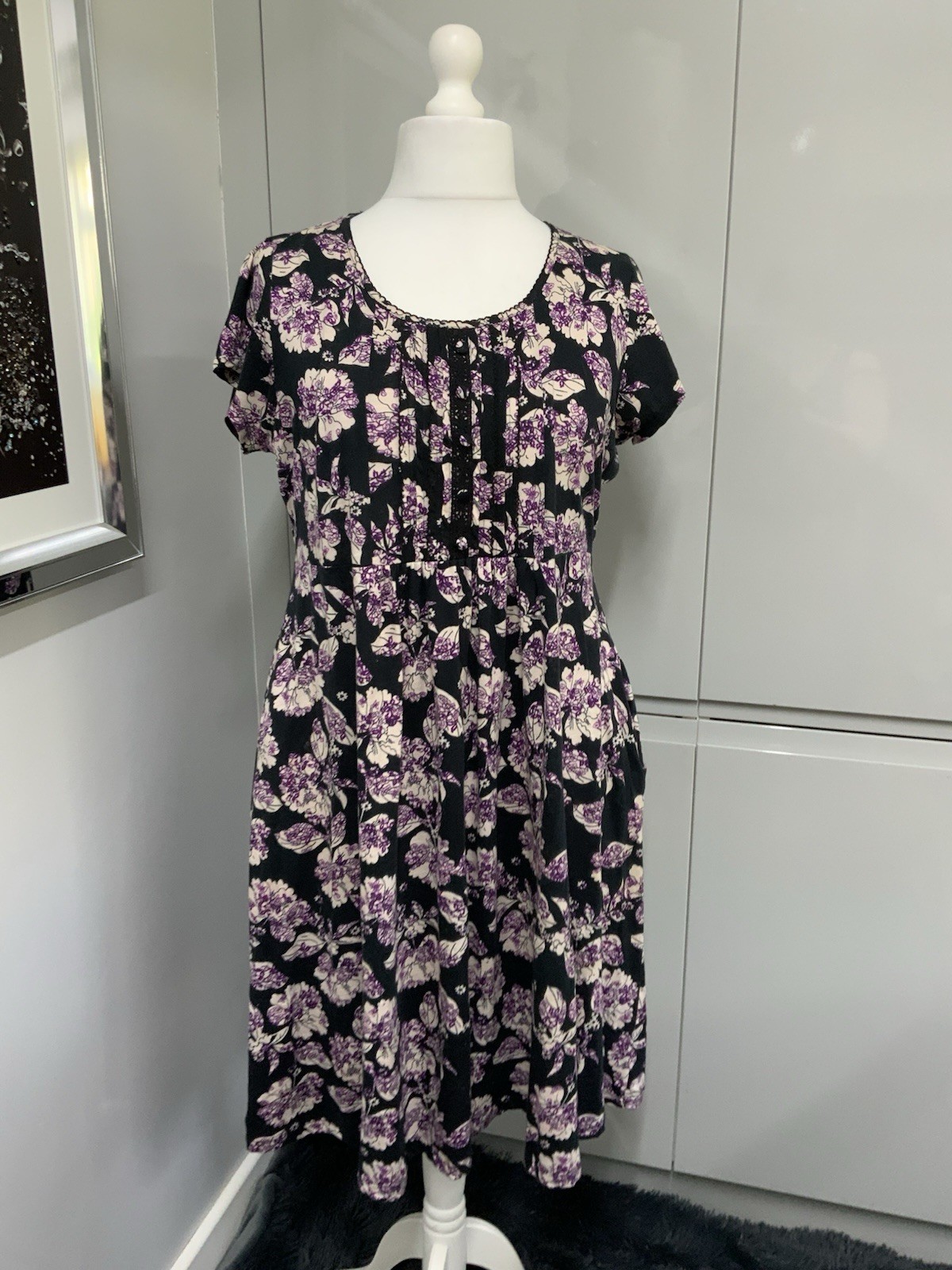 M&Co Size 20 Dress Black Purple Floral Stretchy Fabric Short Sleeve Pockets