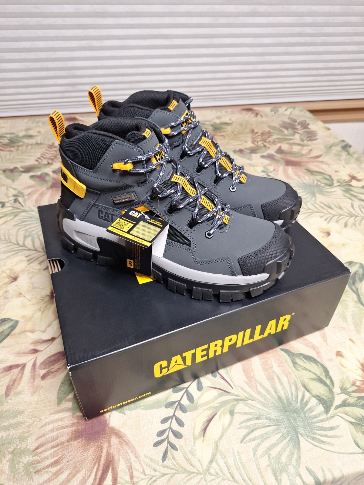 CAT Footwear INVADER mid Vent, Men’s 10 1/2 (Brand New)