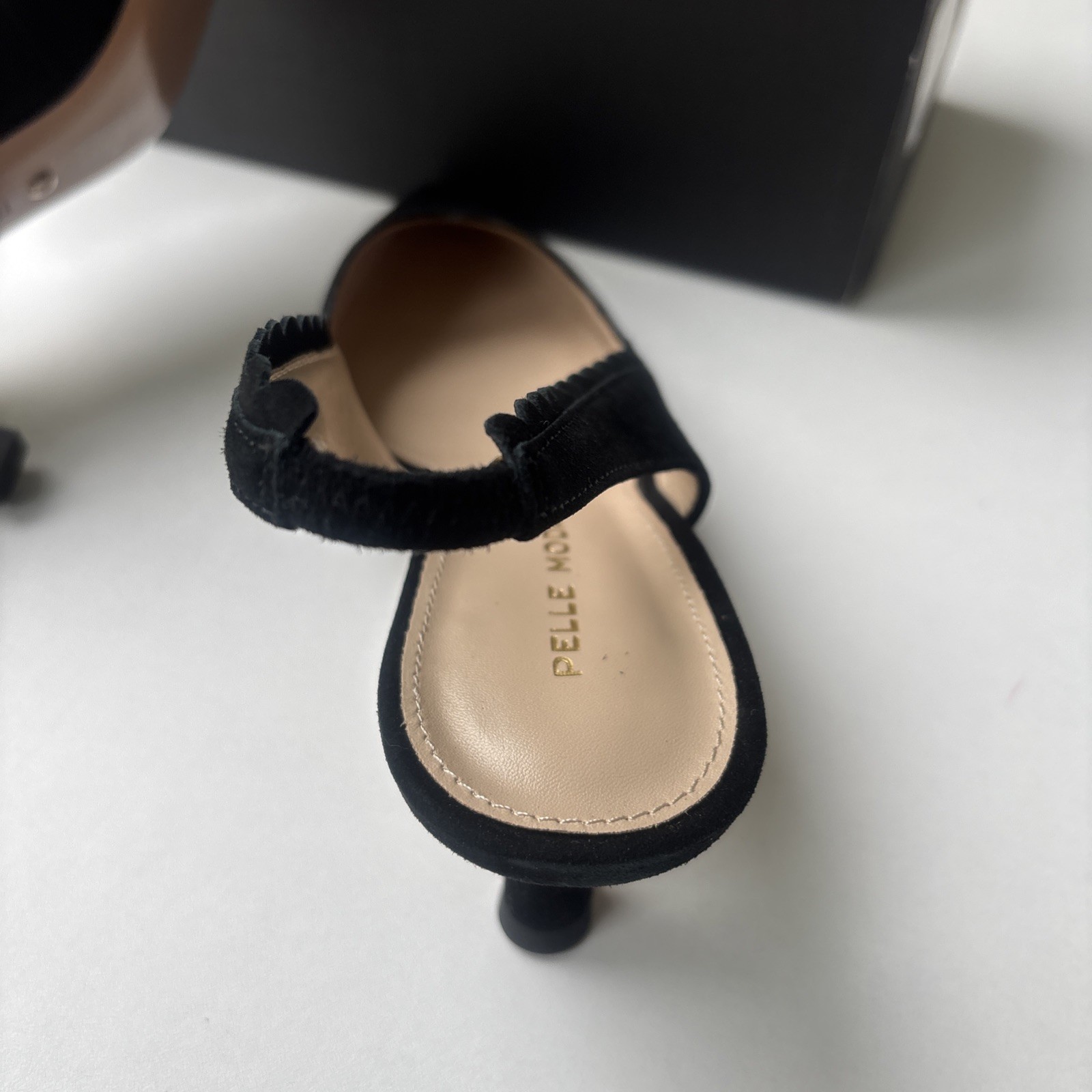 New Pelle Moda Kelsa Slingback Pump In Black Suede Women’s Size 8M