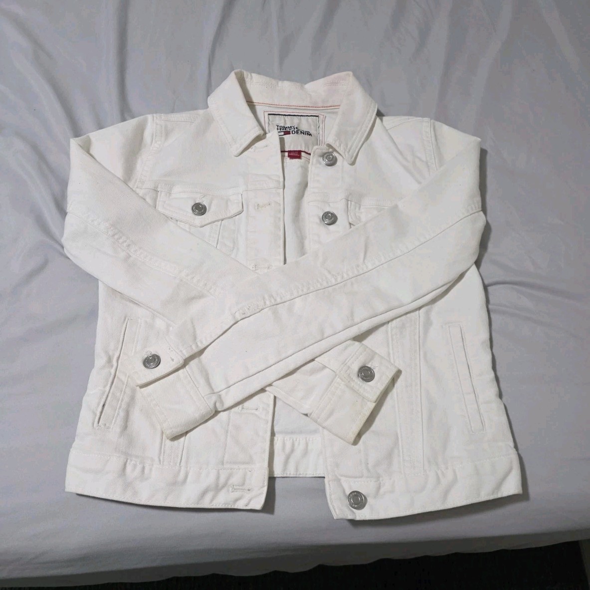 Tommy Hilfiger Women’s XS White Jean Jacket Short Long Sleeve Button Pockets