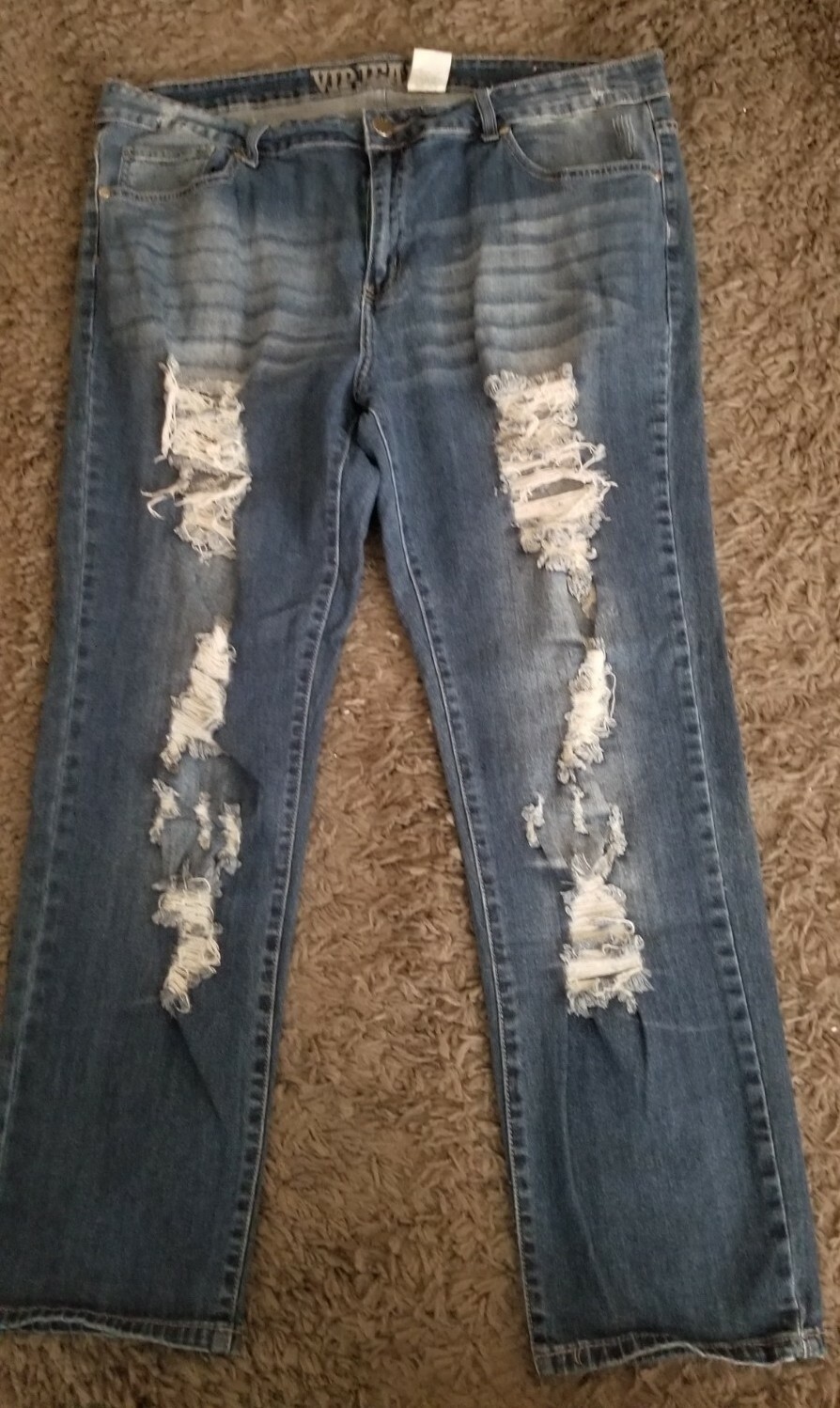 Women’s SZ 21/22 (40X28) VIP Distressed Jeans~