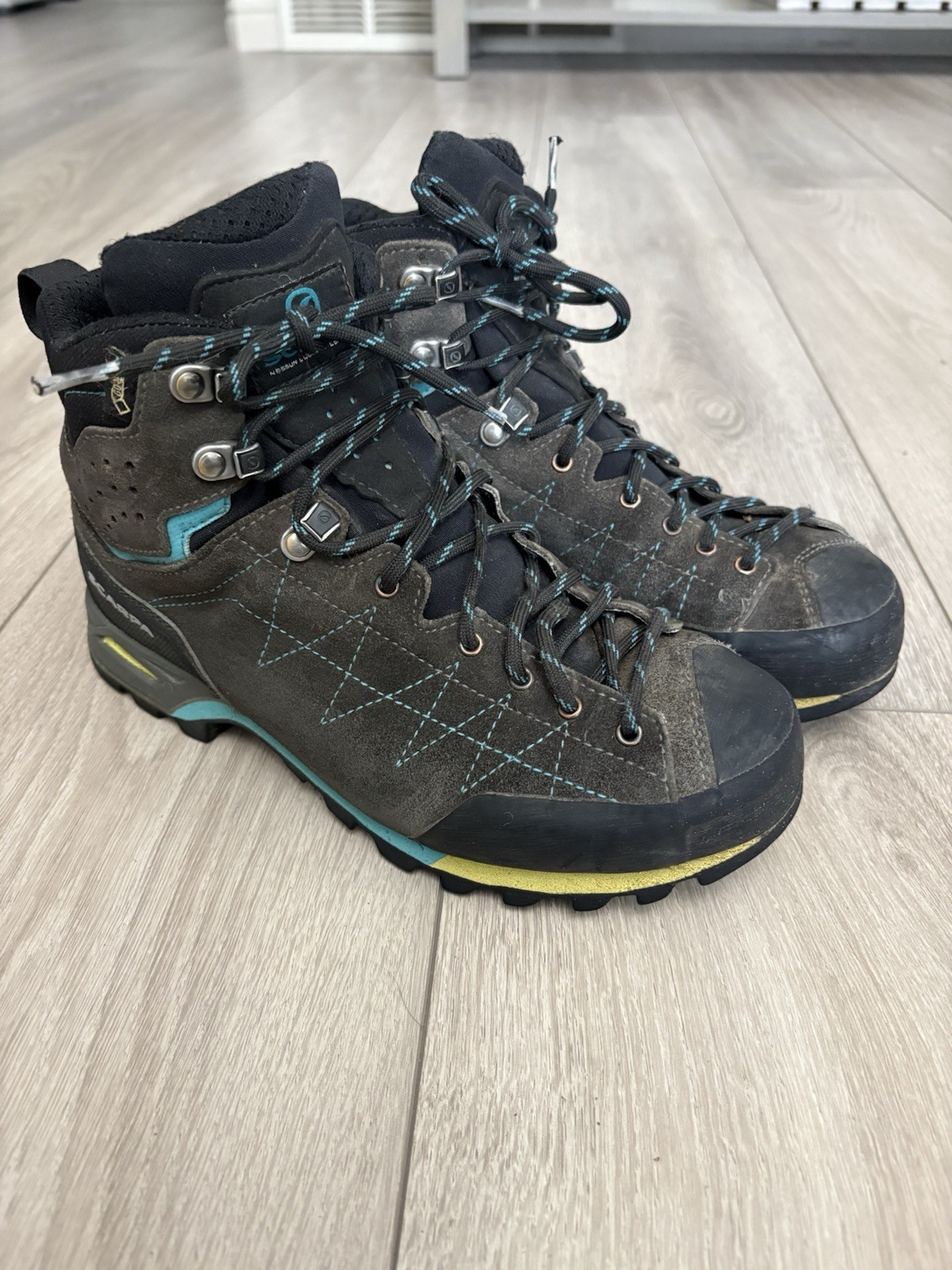 Scarpa Zodiac Plus GTX Men’s Hiking Boots – Gore-Tex & Vibram 39-M6.5 /W7,5