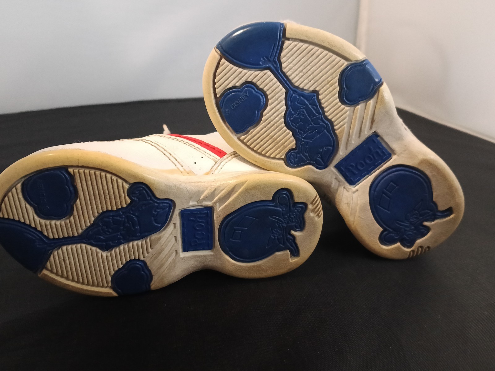 Vintage 90s Toddler Size 4 Winnie The Pooh Shoes