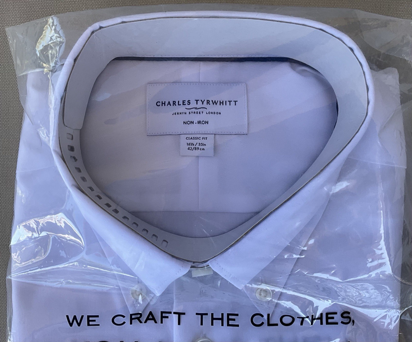 Charles Tyrwhitt White Oxford No-iron Stretch Classic Fit 16.5/35