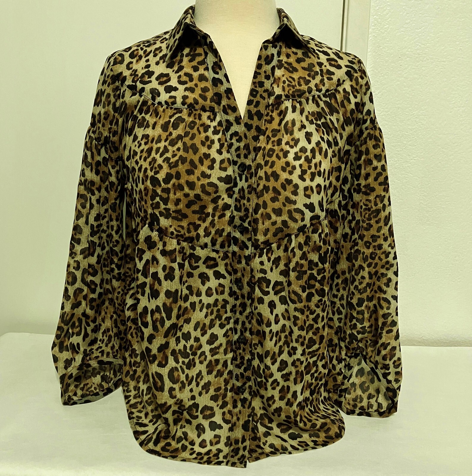 Soaked In Luxury Blouse Leopard Top Long Sleeve Button Down Animal Print Med New