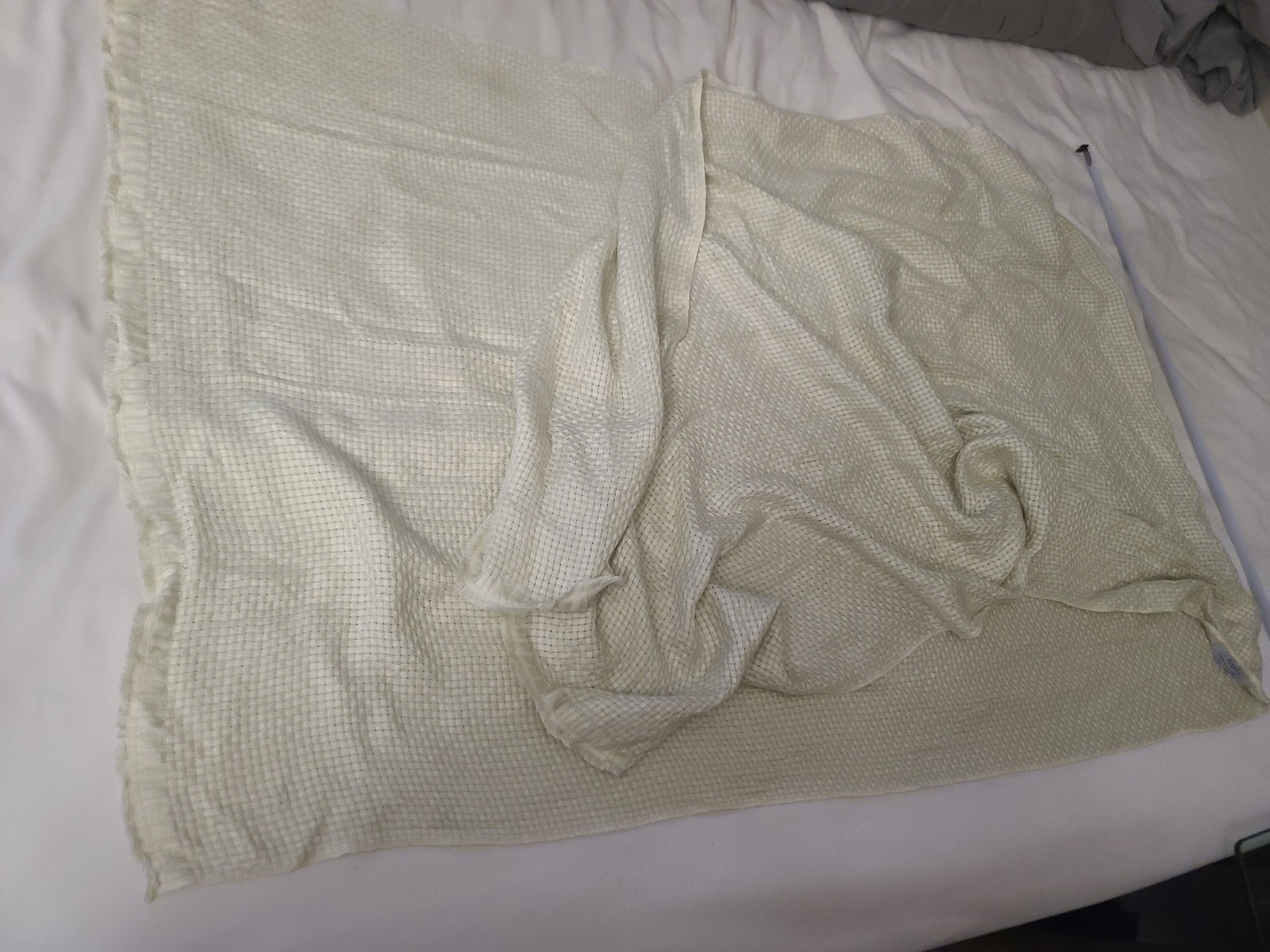 BAJRA Unknown – See Pictures Off-white/Cream 100% Viscose Scarf handmade Nepal
