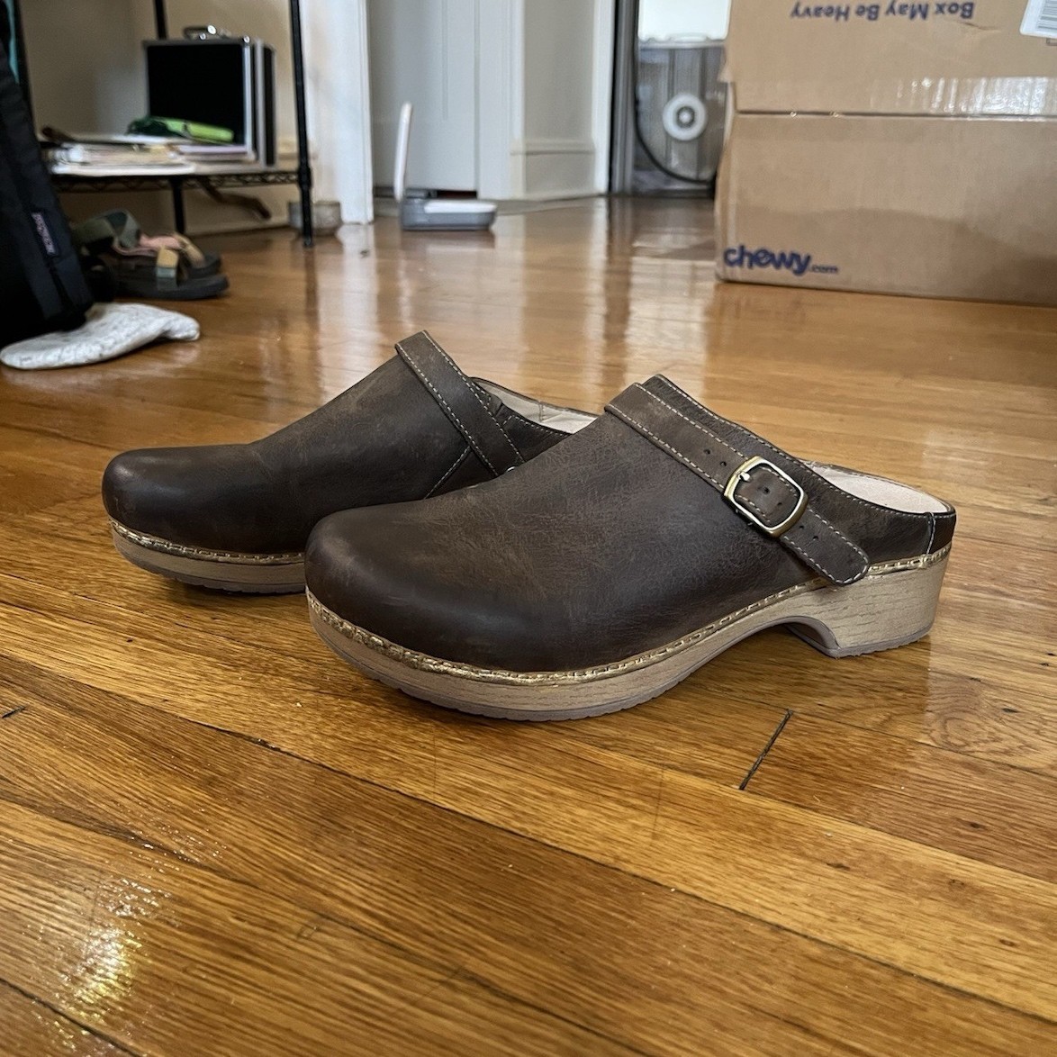 Dansko Women’s Brown Leather Clogs Buckle Strap Comfort EU 39 US 8
