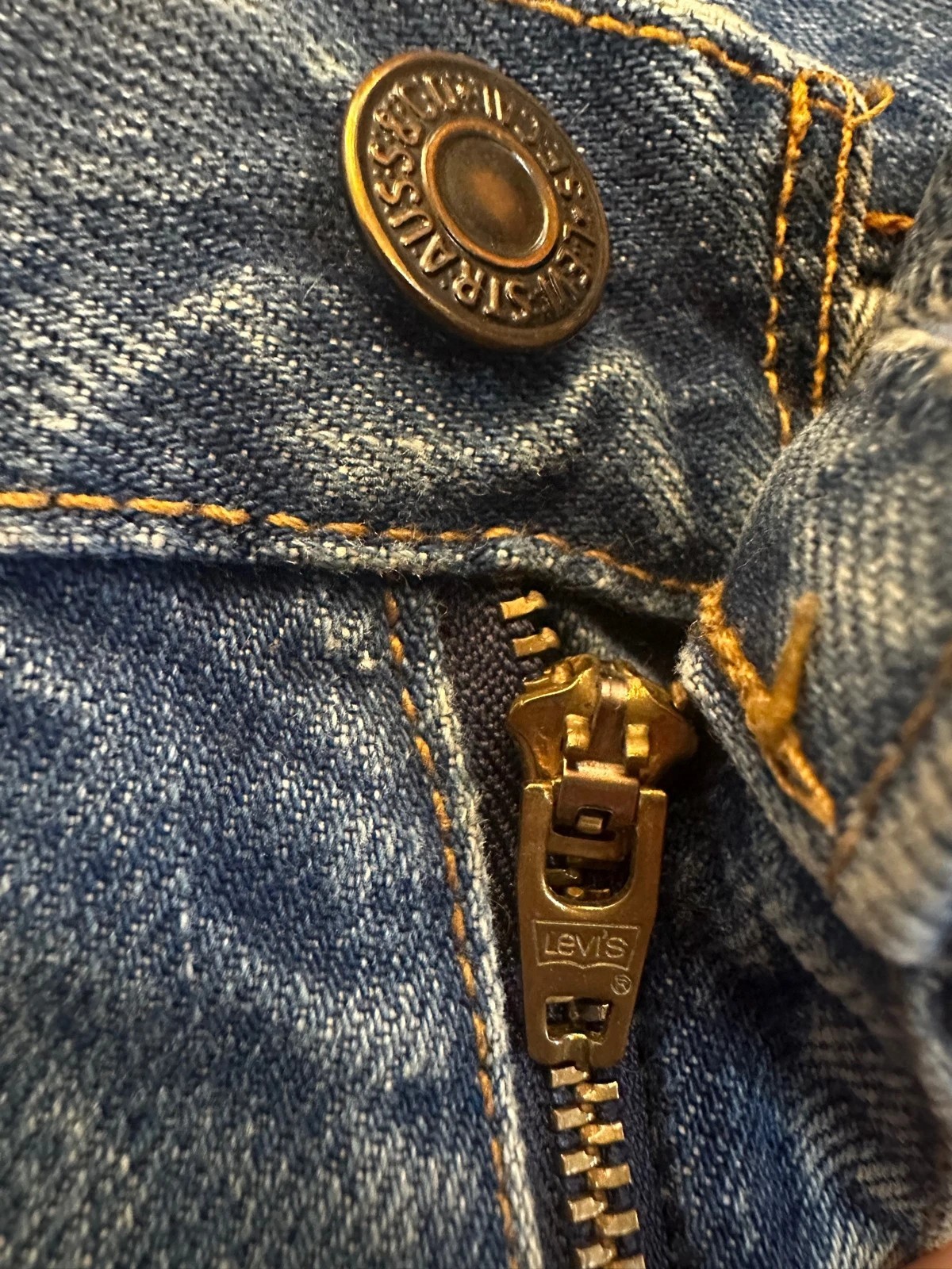 Vintage Levi’s 615 Orange Tab Jeans 29×32 Made in Spain 1999
