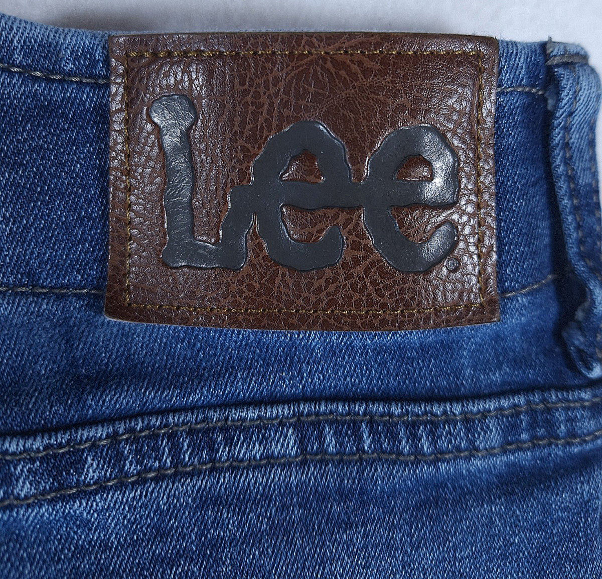 Lee Extreme Motion MVP Jeans Mens 42×32 Blue Dark Wash Stretch Straight Leg