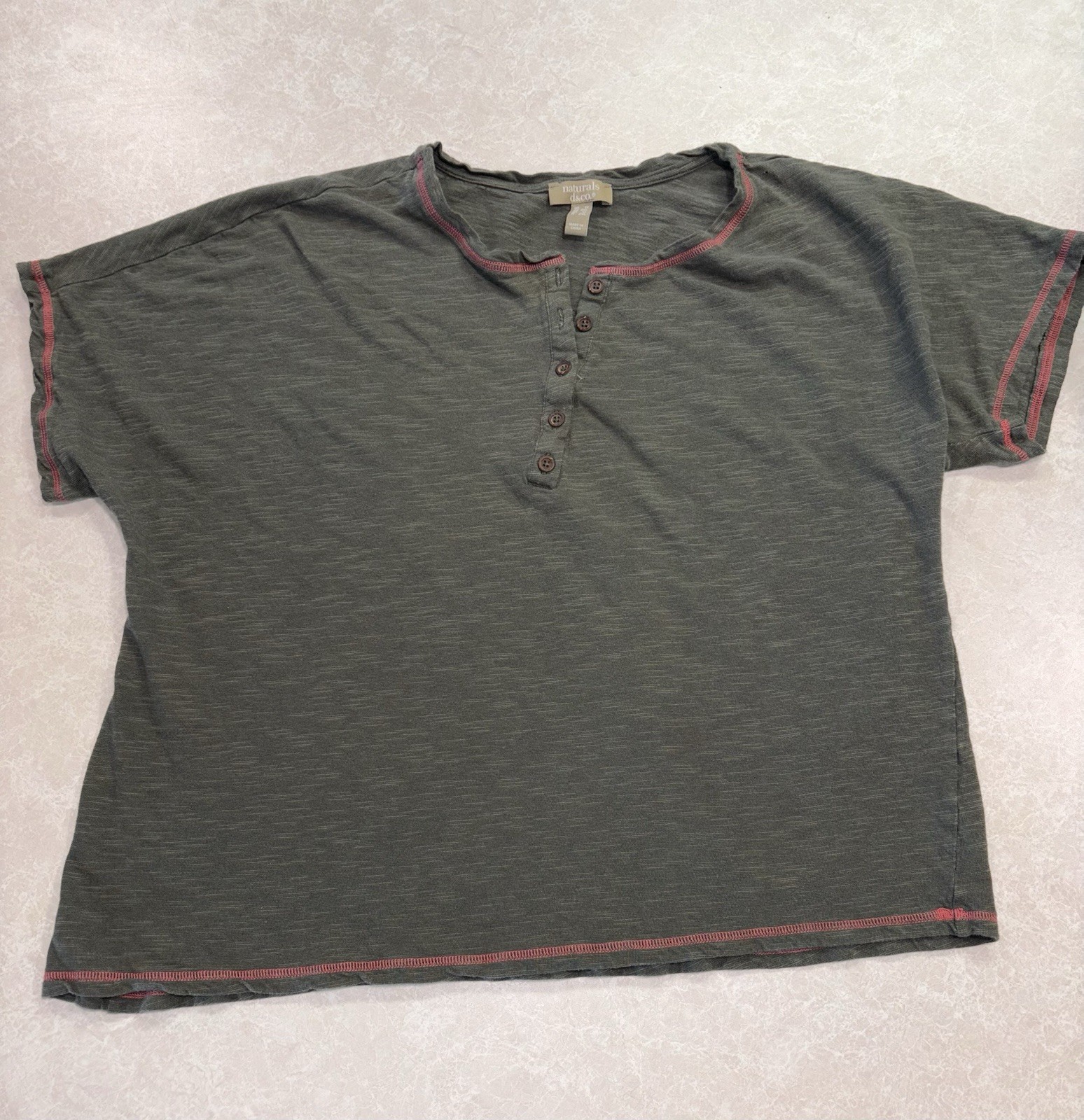 D&Co Naturals olive green boxy crop tee pink stitching women’s 1X button down