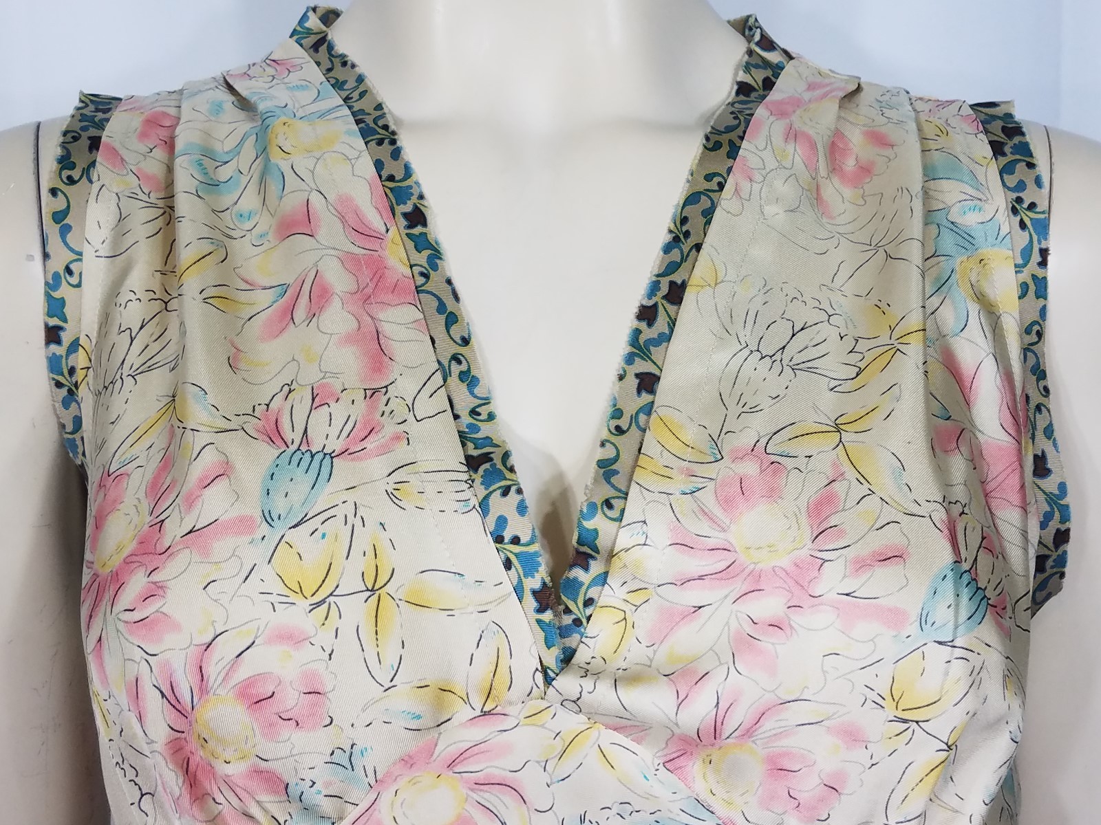 Sundance ivory pink blue floral silk v-neck sleeveless blouse shirt ladies 4