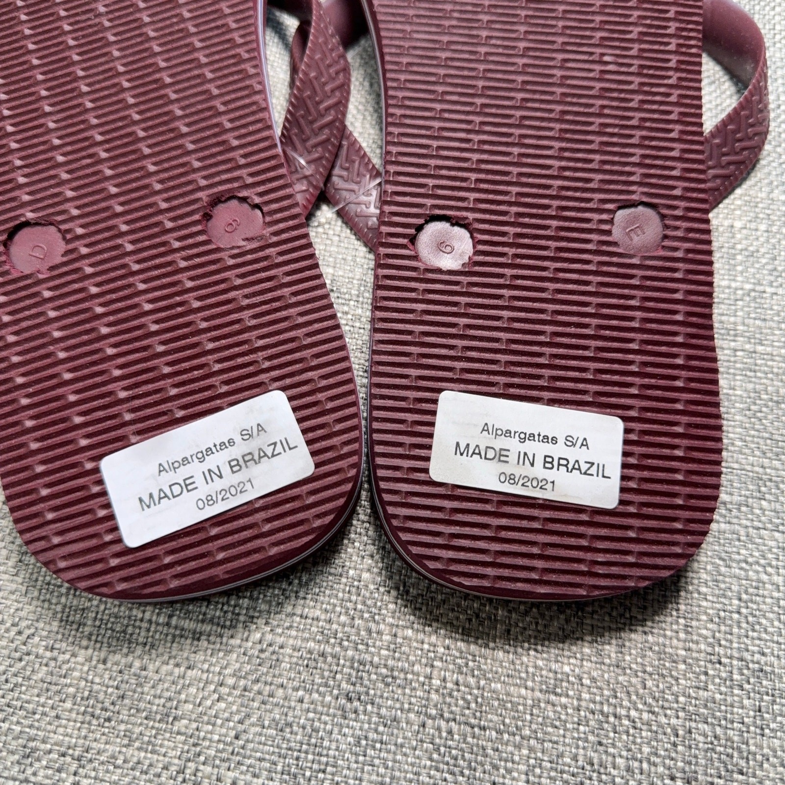 Havaianas Top Flip Flops Men’s 11-12 Grape Wine Burgundy Sandals NWT Brazil