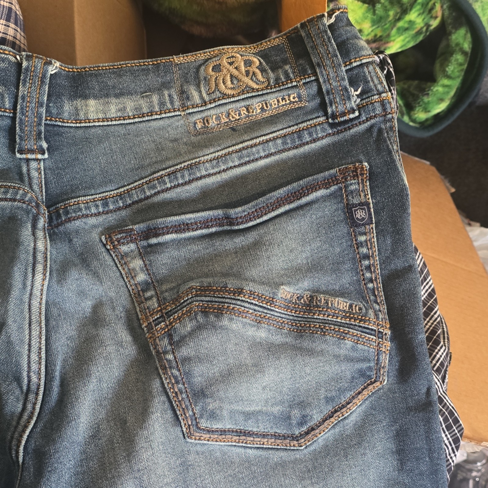 Rock & Republic Men’s Blue Medium Wash Bootcut Denim Jeans Size 34 Logo