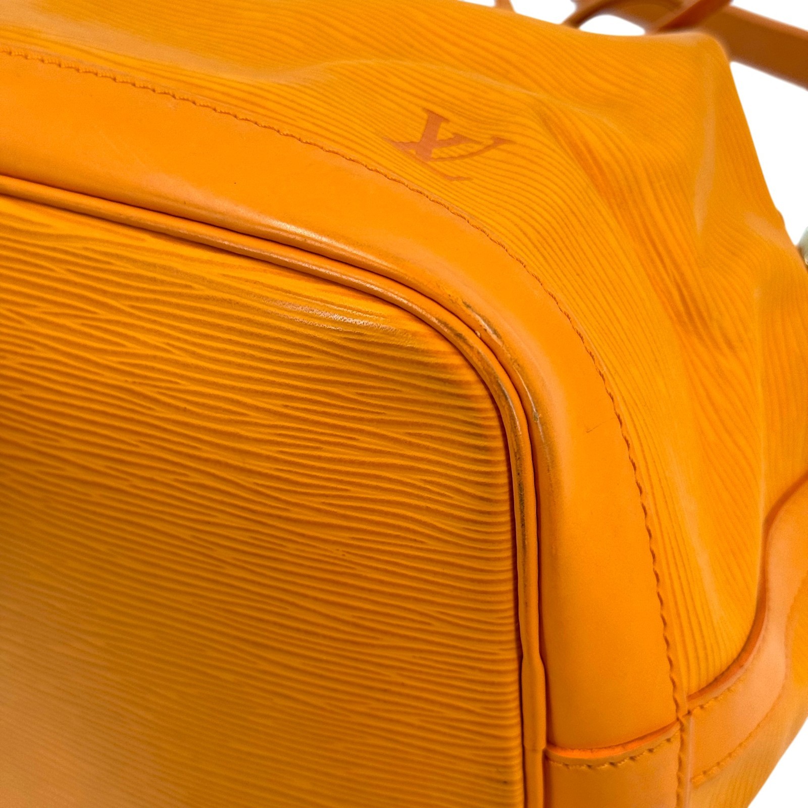 LOUIS VUITTON Petit Noe Mandarin Epi Orange Leather Drawstring Shoulder Bag