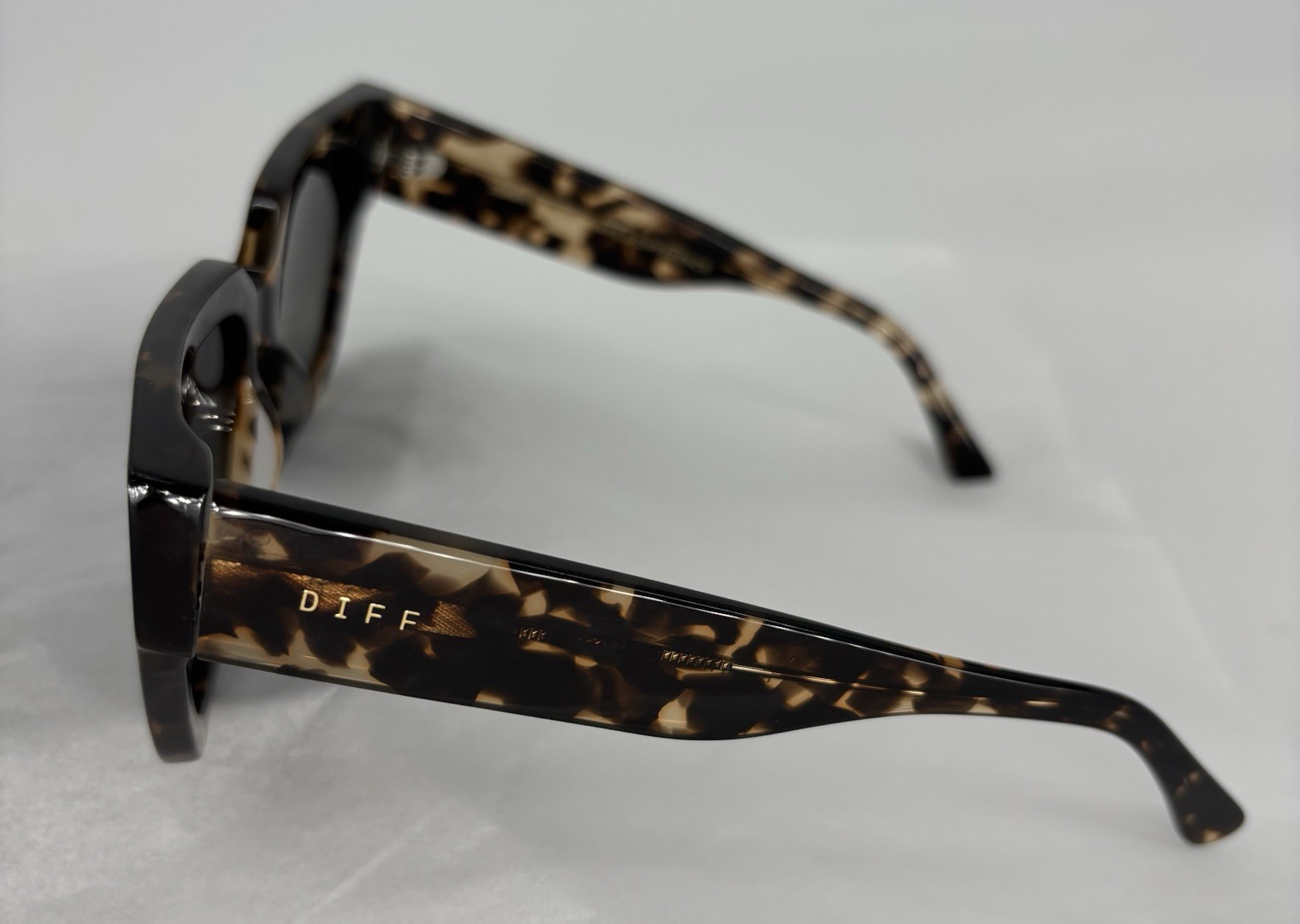 New Diff Eyewear Bella Oversized Square Cateye Sunglasses Remi II Tortoiseshell