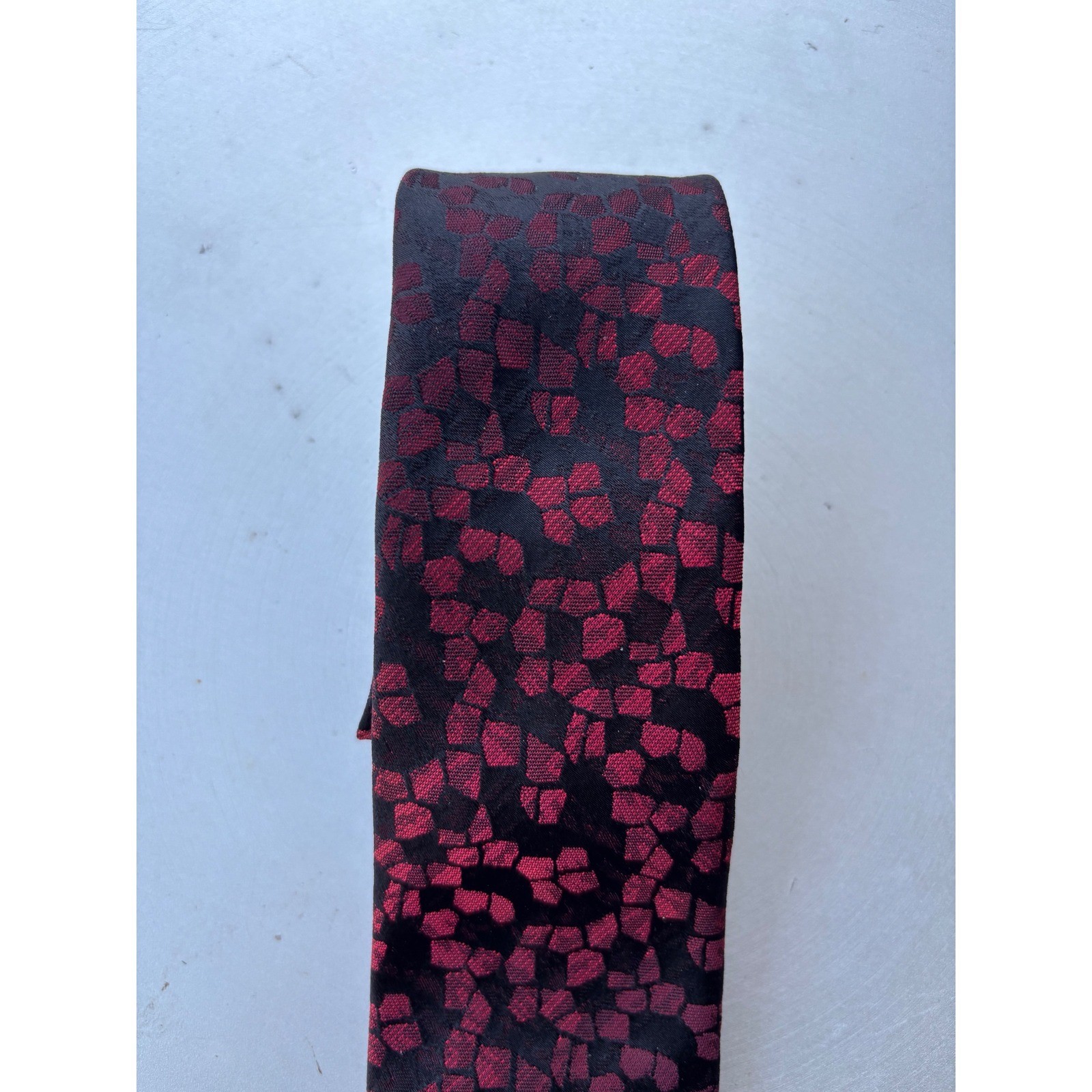 Vintage Commodore Trevira Burgundy Black Geometric Mosaic Necktie 3in Width