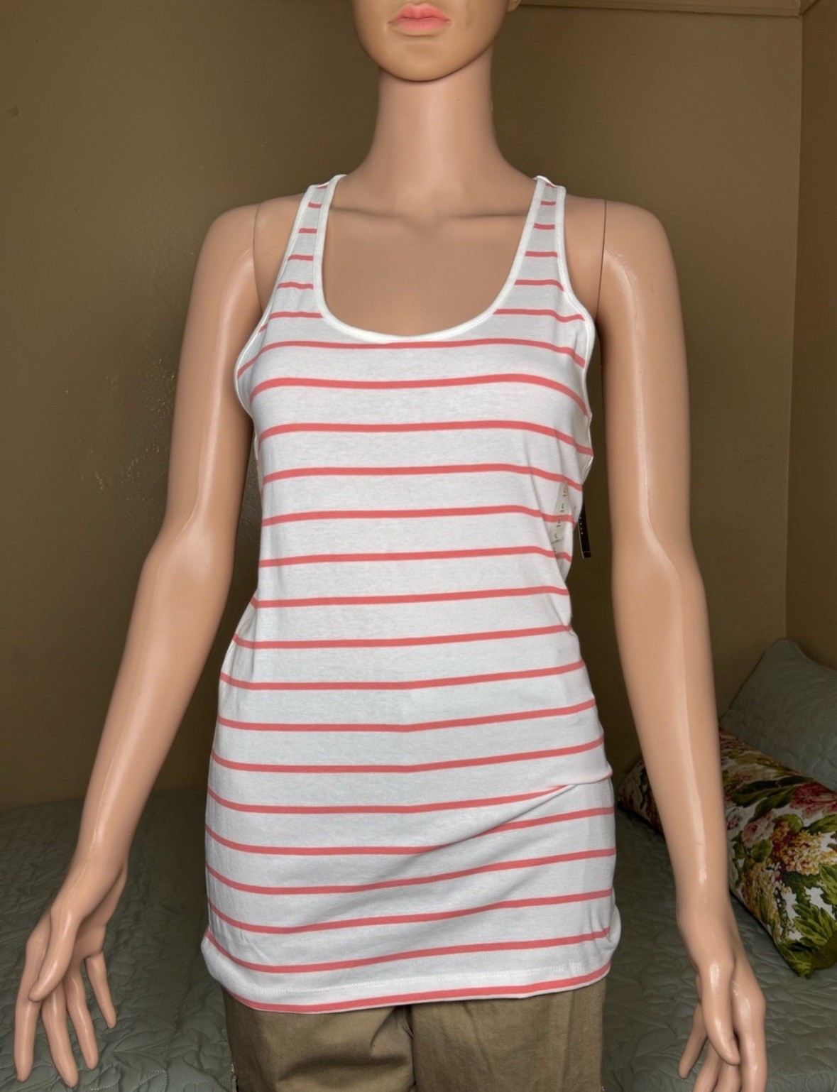 a.n.a Women’s White/Pink Striped Knit Scoop Neck Racerback Tank Top L
