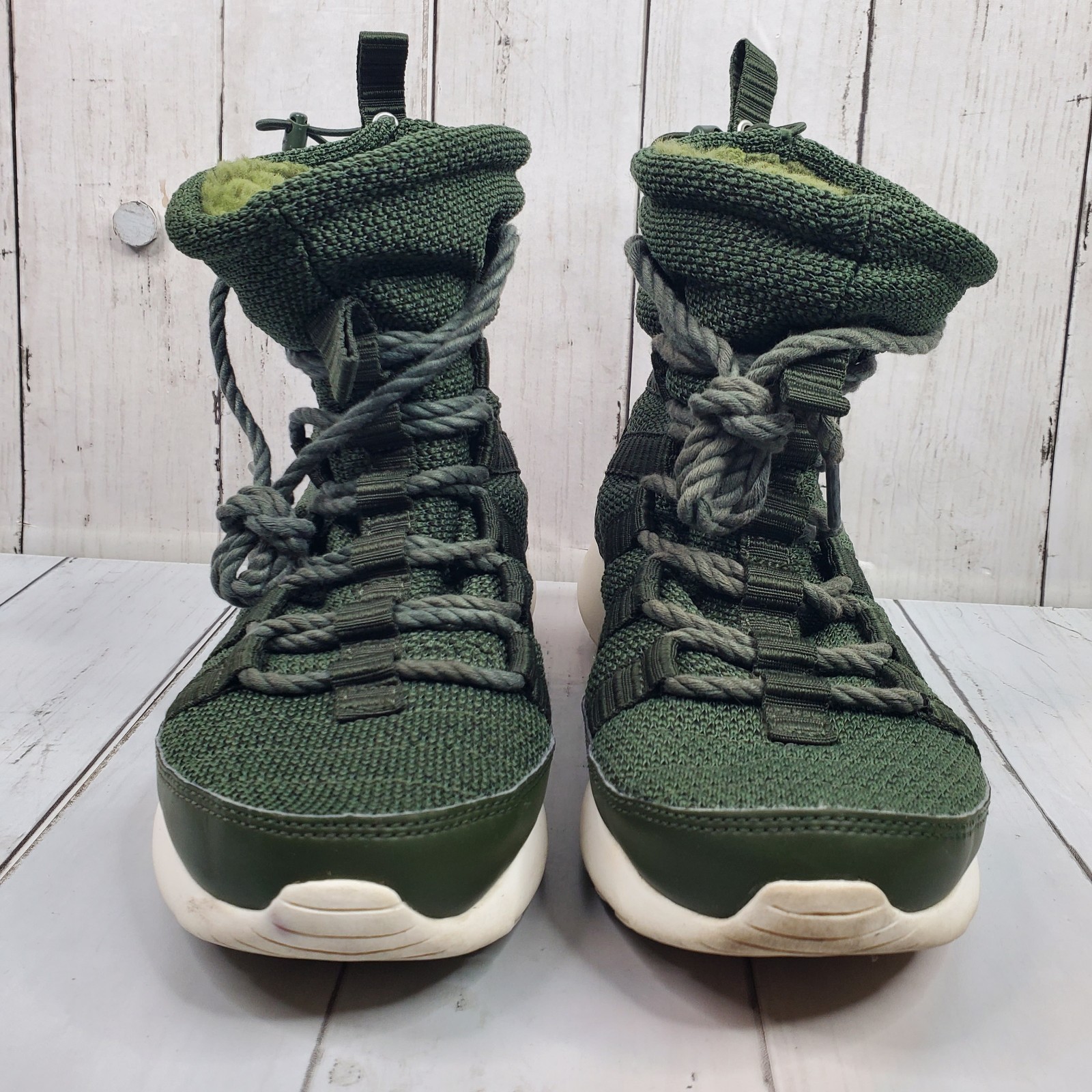 Nike Roshe One Green Sherpa Sneaker Boot Womens Sz 7 Bomber 807424-300 Rare