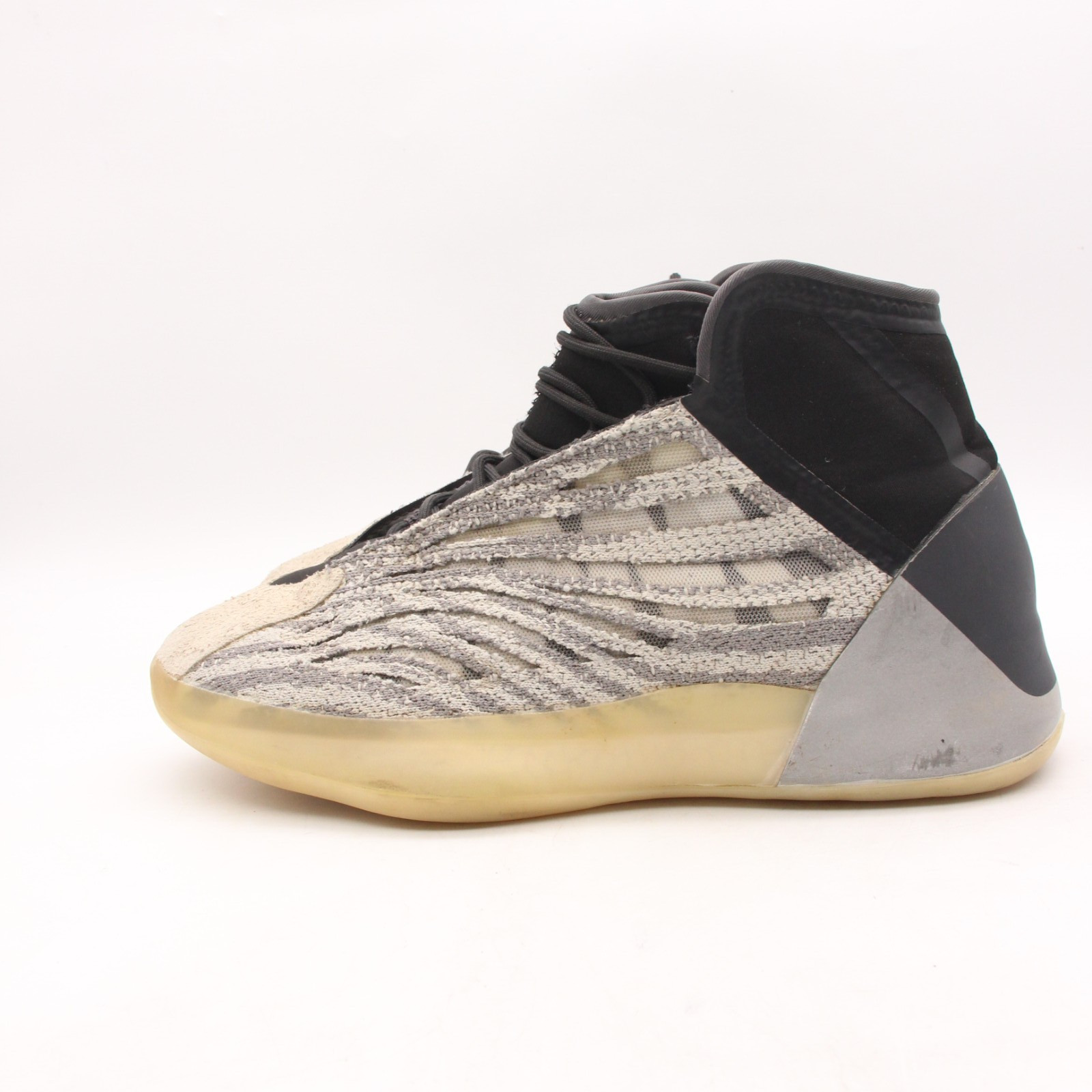 Adidas Yeezy Quantum Men’s Size 9.5 Athletic Casual Sneakers EG1535
