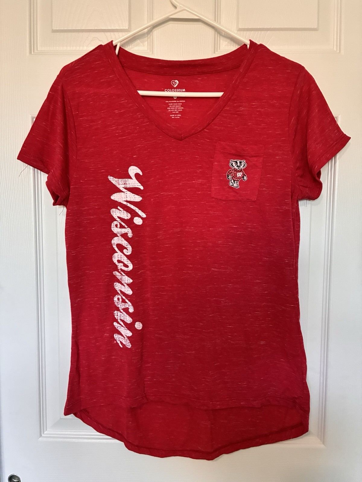 Wisconsin Badgers Red V-Neck Short Sleeve Tee Shirt Bling Logo Women’s Size L