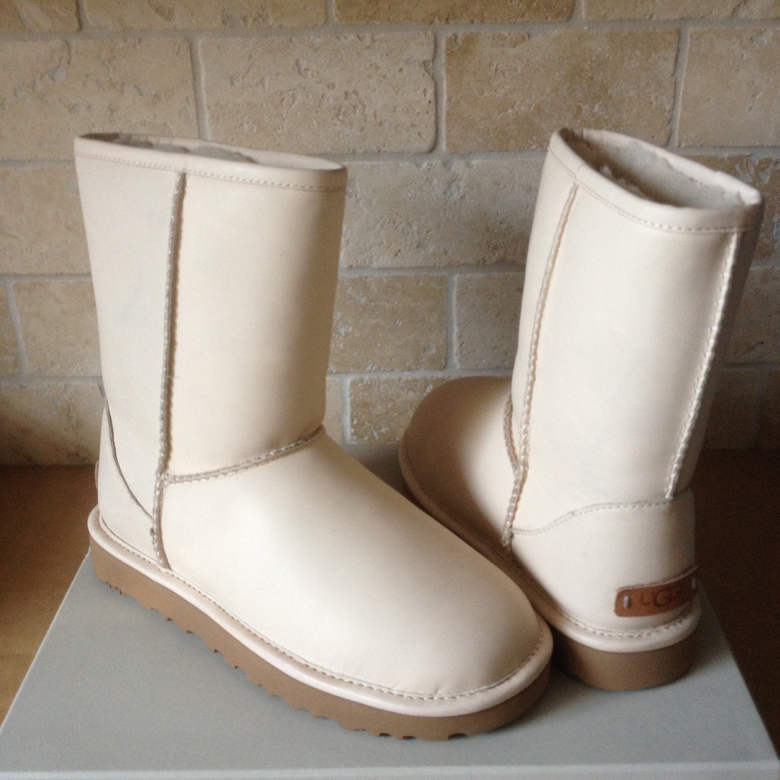 UGG Classic Short Cashmere Pearl Water-resistant Leather Boots Size US 5 Womens