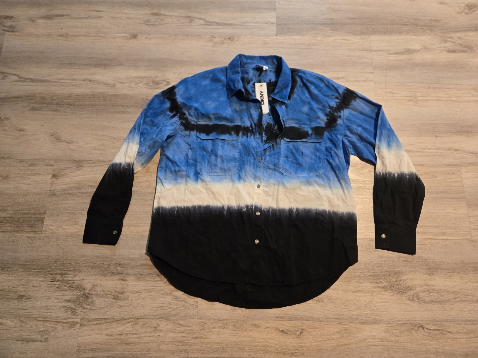 DKNY Women’s Sz M Long Sleeve Tie Dye Button Front Shirt Collared Flap Pockets