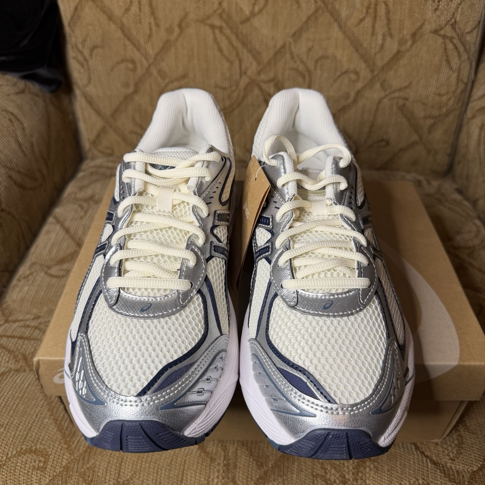ASICS GT-2160 Cream/ Raw Indigo Size 9 BRAND NEW 1203A275-117