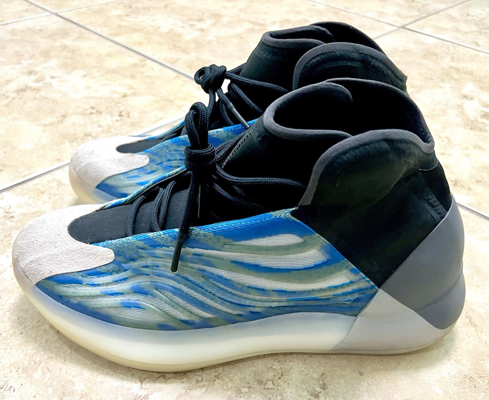 Yeezy Quantum Frozen Blue Size 11.5 Excellent Condition