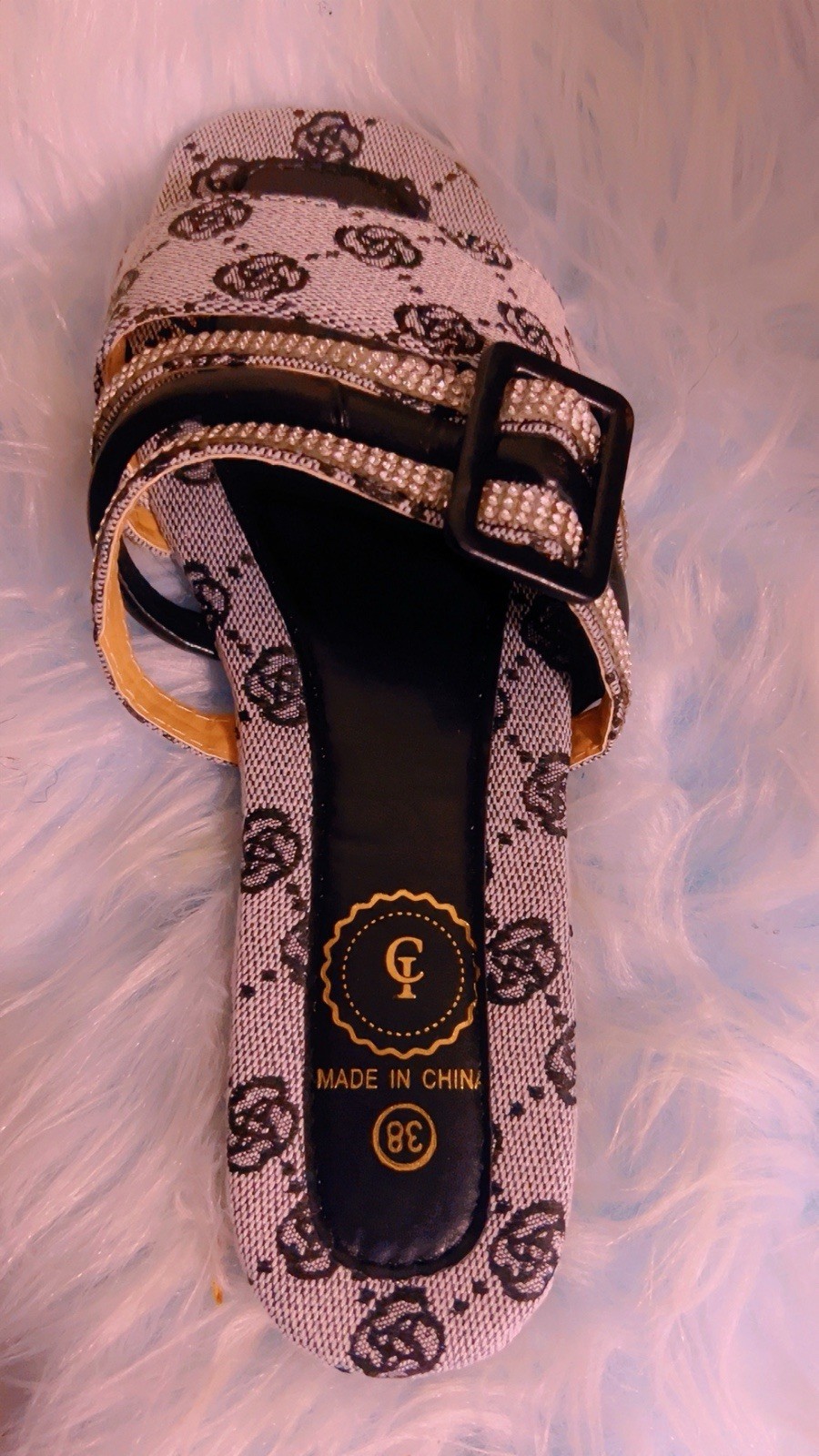 Good Shoes for Women’s Various Color Available In Various Sizes 38/40/ 37/ 39/