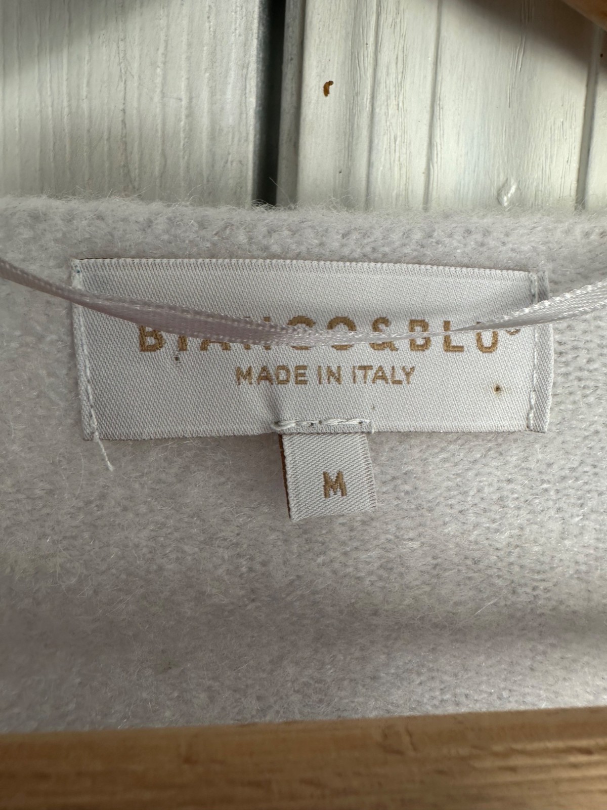 Bianco & Blu Women’s Medium Wool Blend Light Grey V-neck Sweater