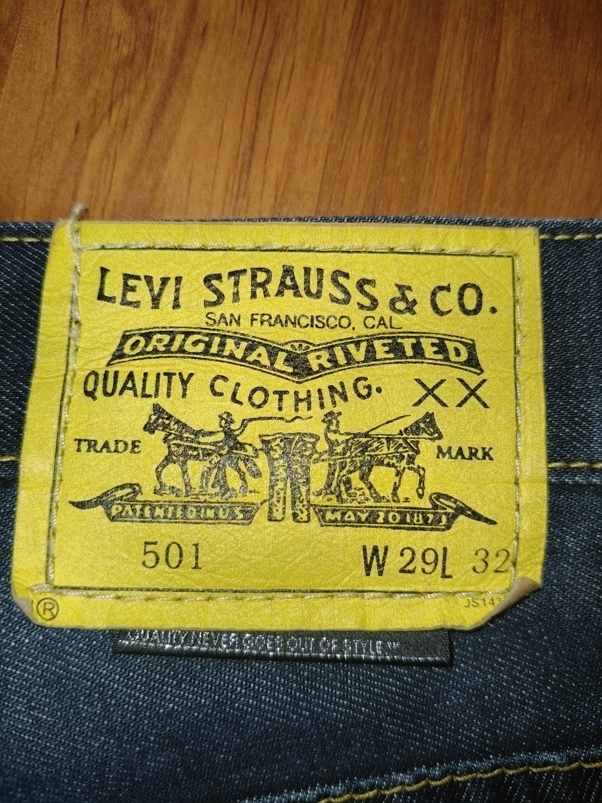 Rare 1990’s Vintage Packable Levis 501 Straight Jeans