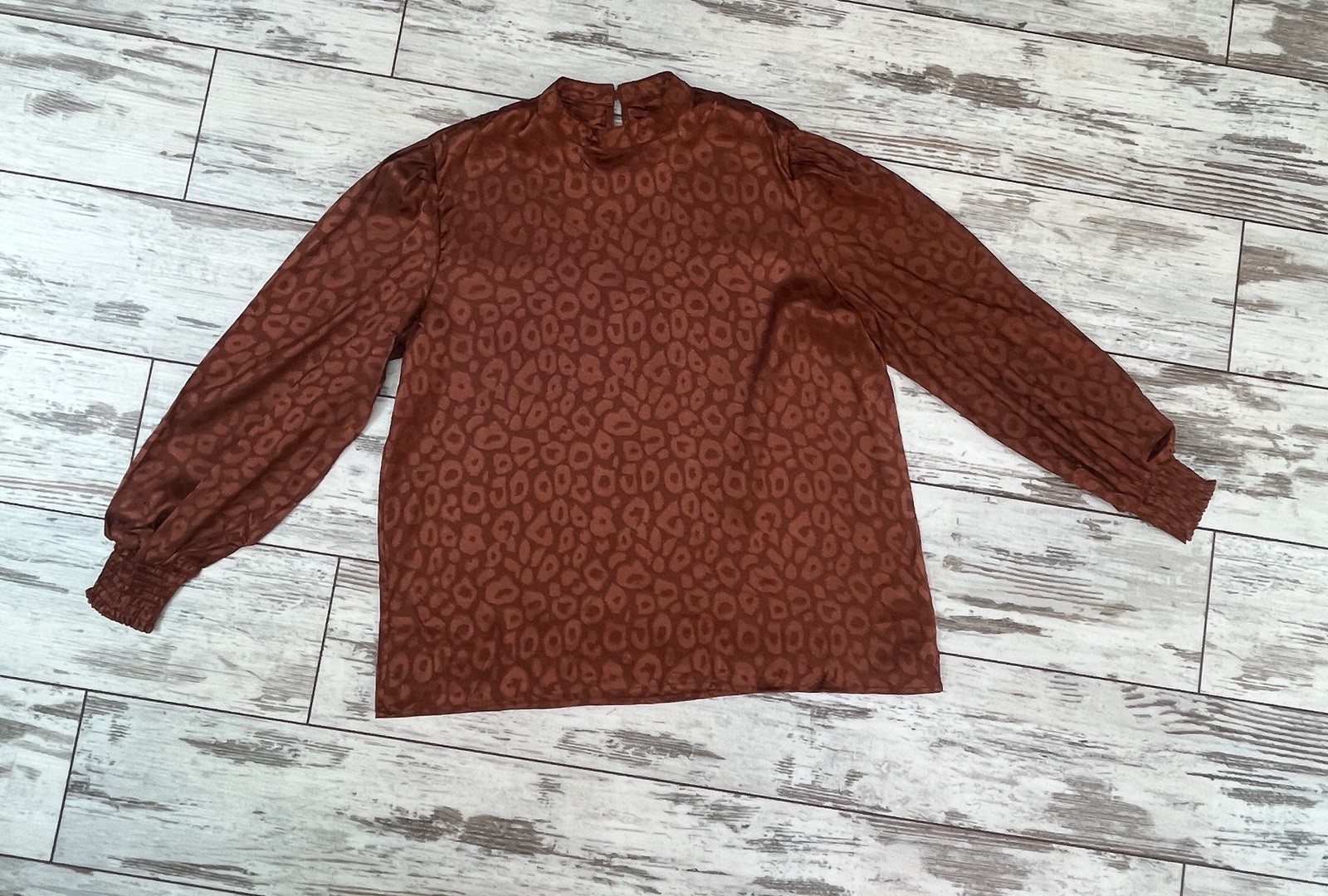 Lyaner NWOT Brown Satin Mock Neck Puff Sleeve Blouse XL Leopard Jacquard