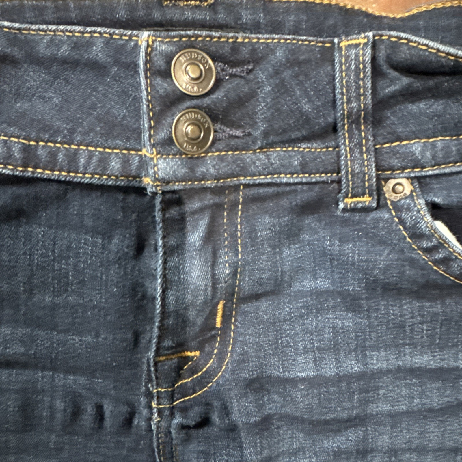 Hudson Jeans Ruby Mid Thigh Denim Shorts size 26 Classic Cuffed Button Pockets