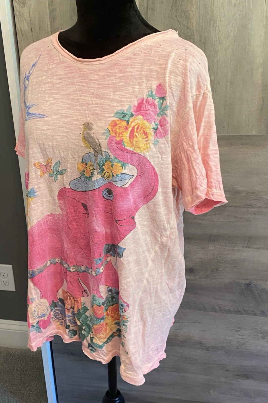 NWT Magnolia Pearl Elephant Tee Special Delivery Dip Dye Pink – One Size