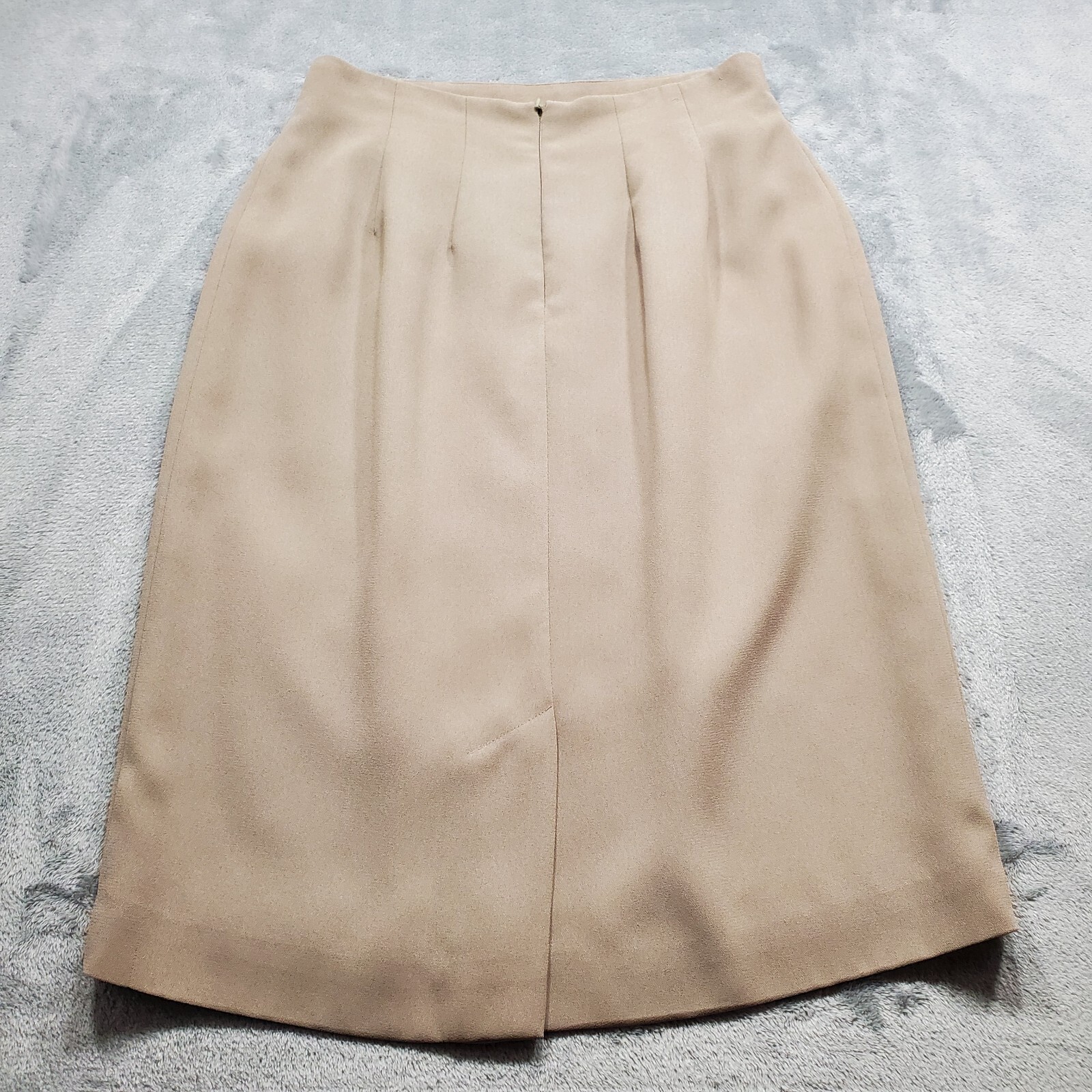 Chaus Lined Pencil Knee Length Skirt Light Brown 28″ Waist Back Zipper Wm Sz 6