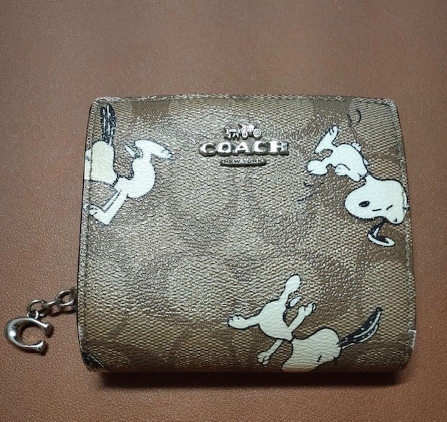 COACH Snoopy Bifold Wallet Peanuts Collaboration
